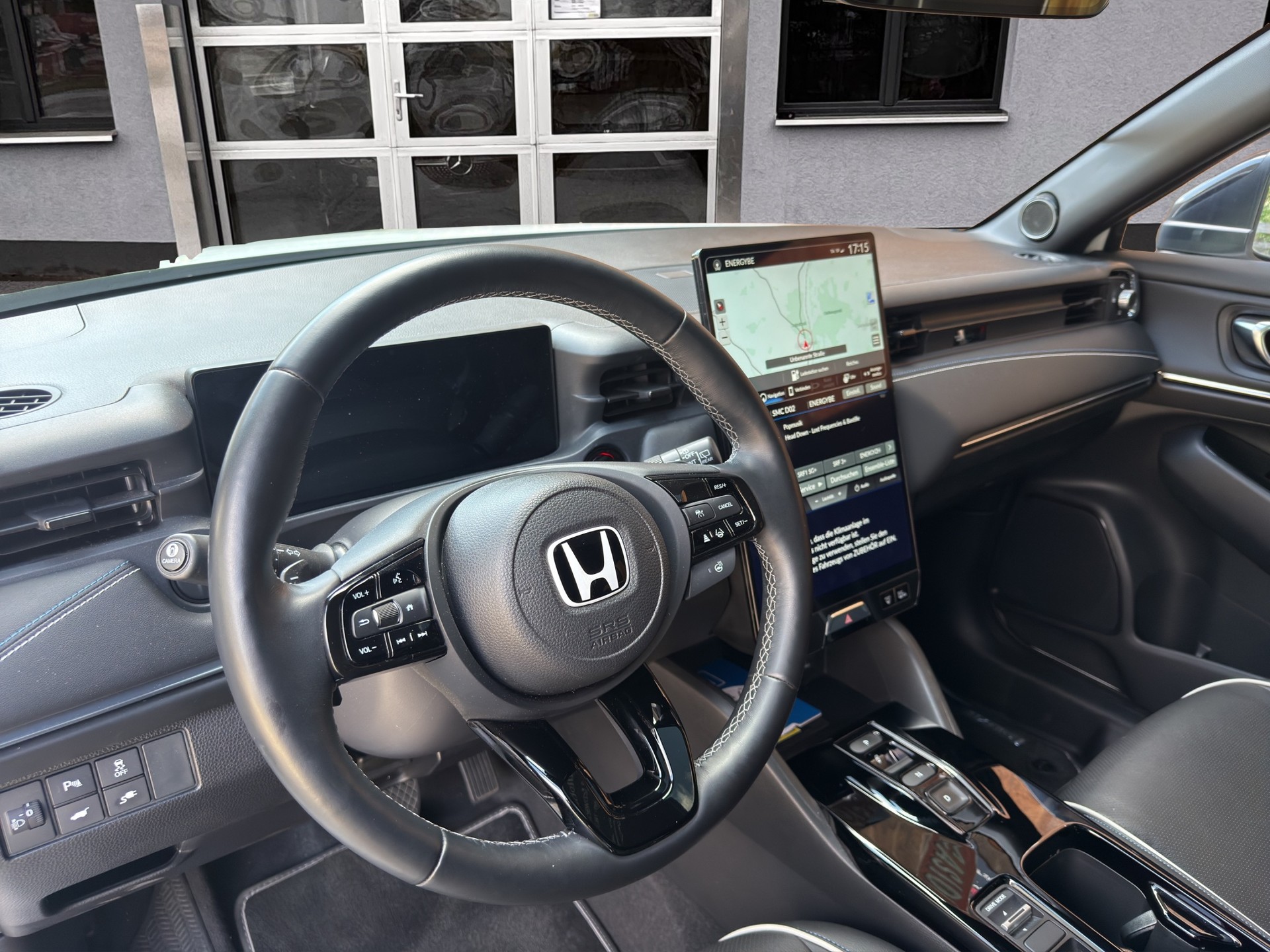 HONDA Ny1 Elegance-image-12