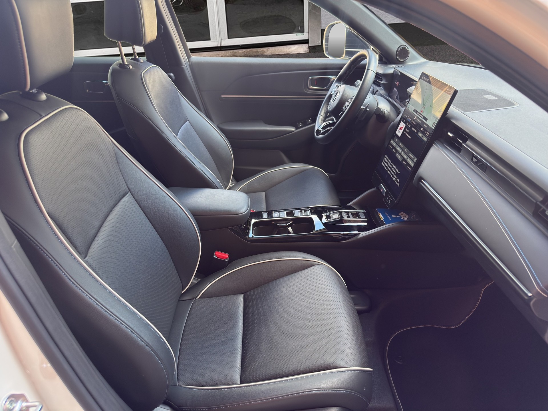 HONDA Ny1 Elegance-image-15