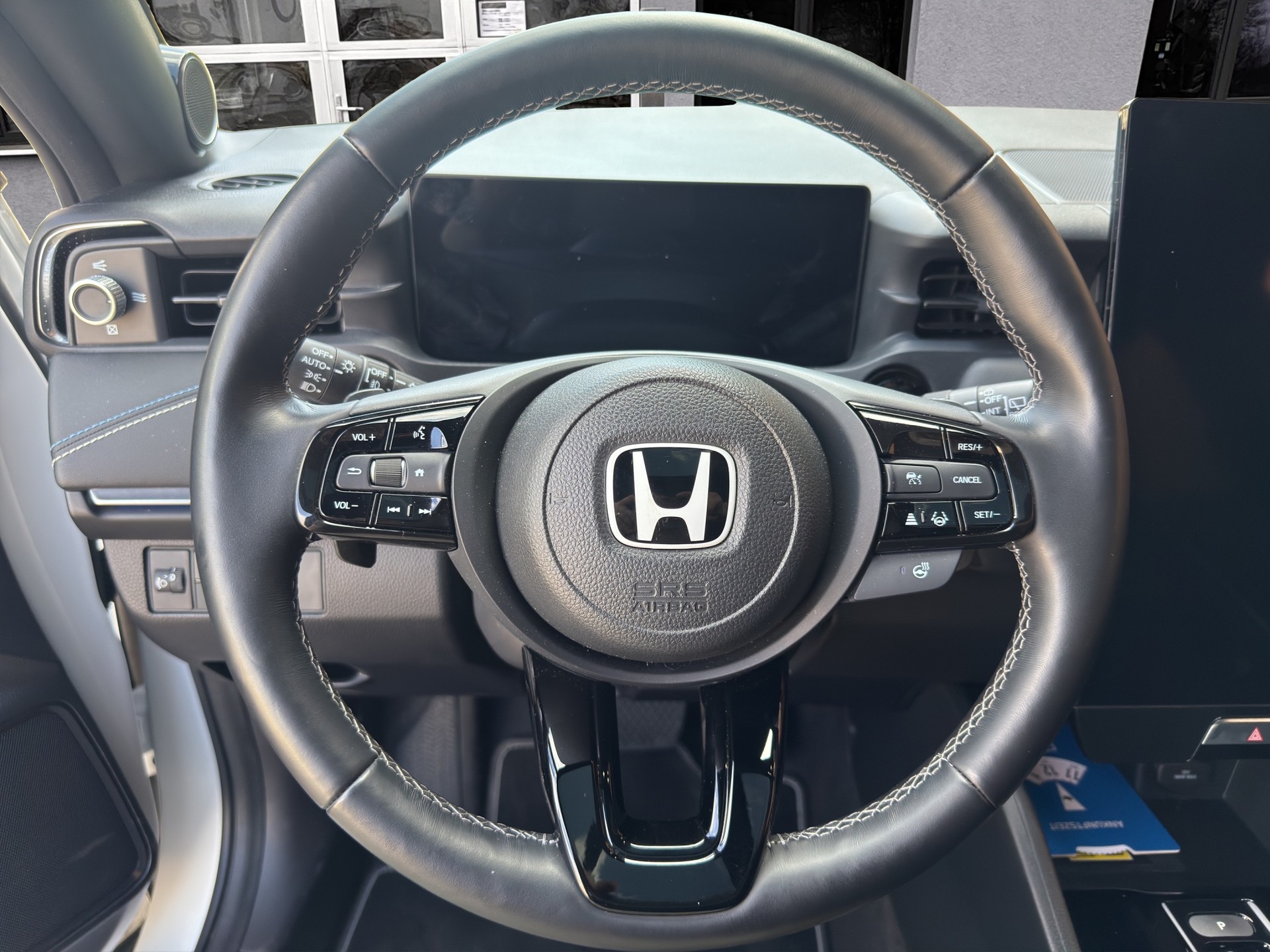 HONDA Ny1 Elegance-image-11