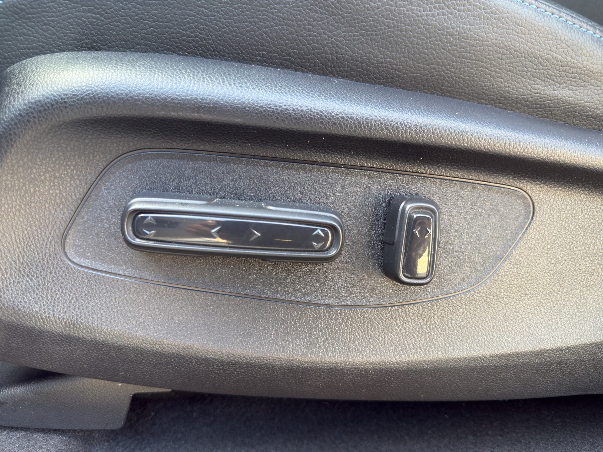 HONDA Ny1 Elegance-image-14