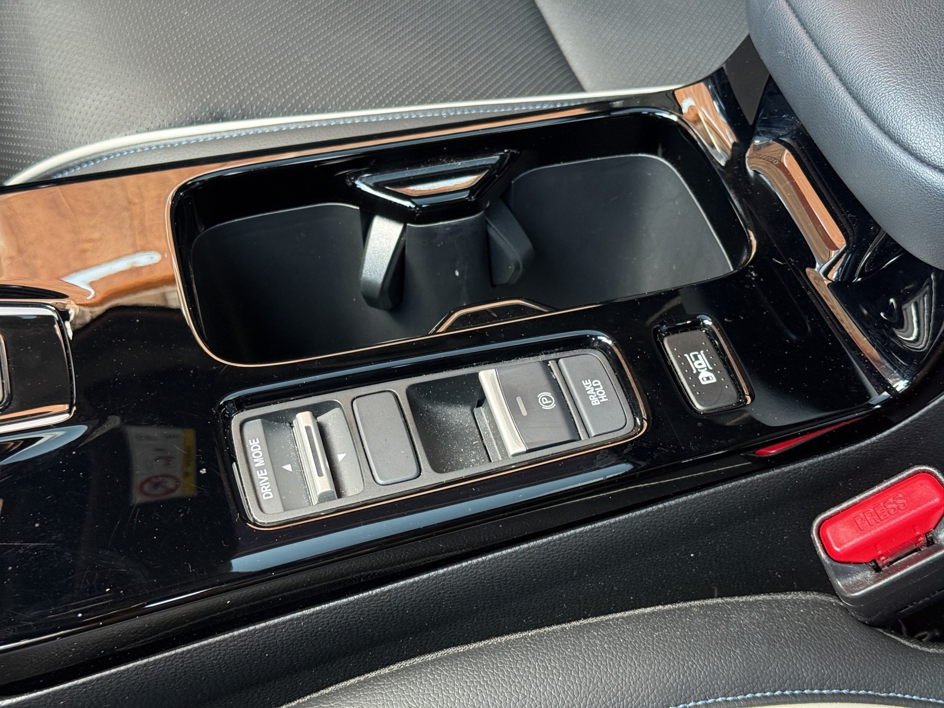 HONDA Ny1 Elegance-image-27