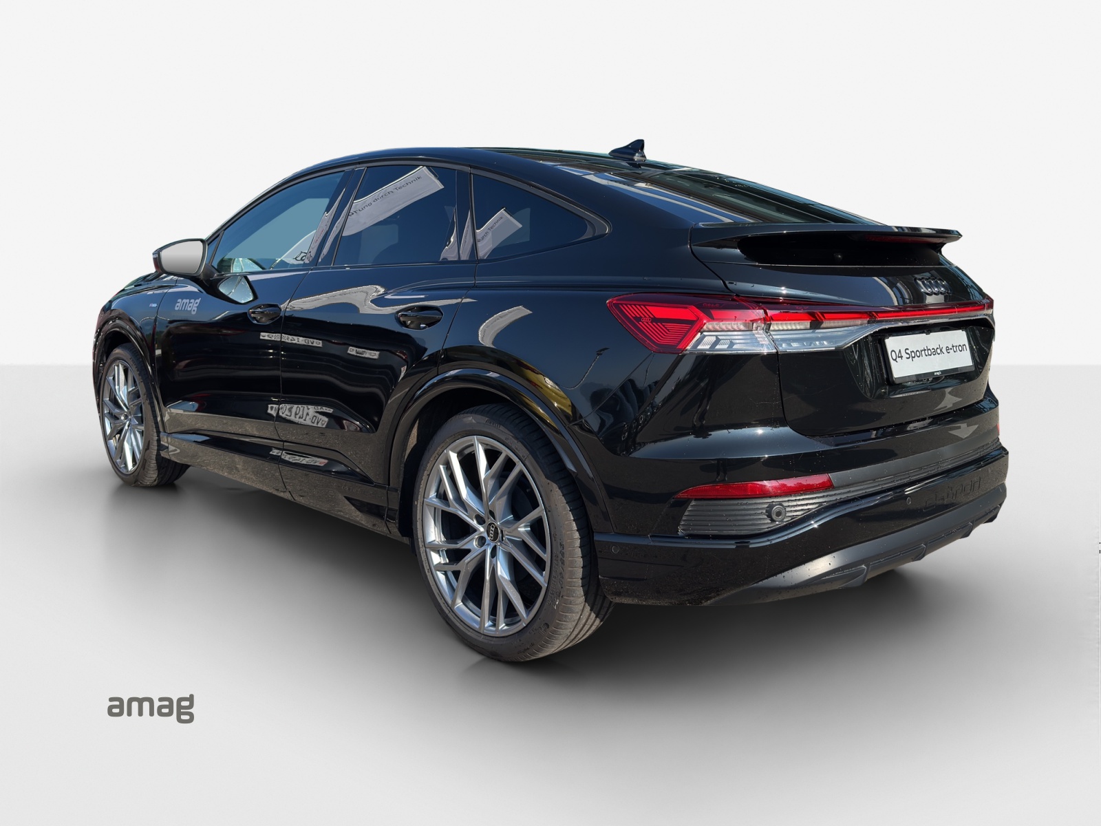 AUDI Q4 Sportback e-tron 50 quattro-showroom-element-2