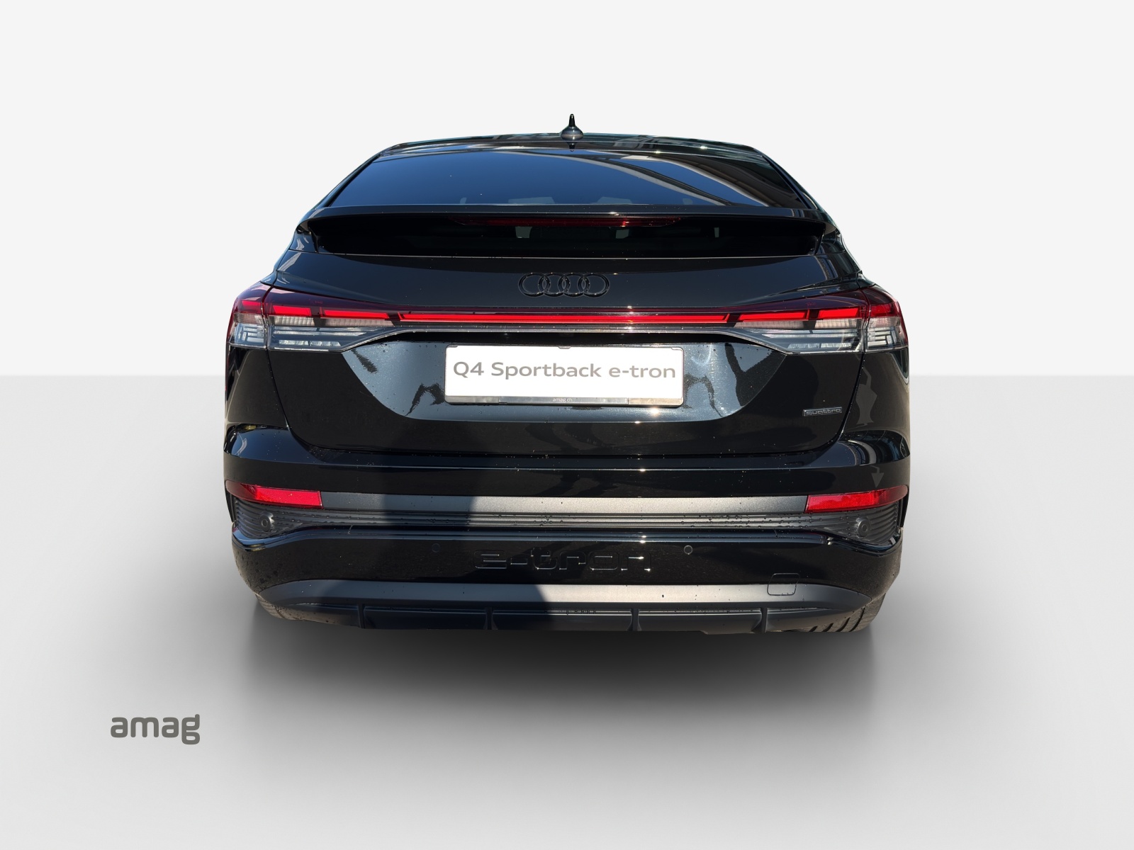 AUDI Q4 Sportback e-tron 50 quattro-showroom-element-3