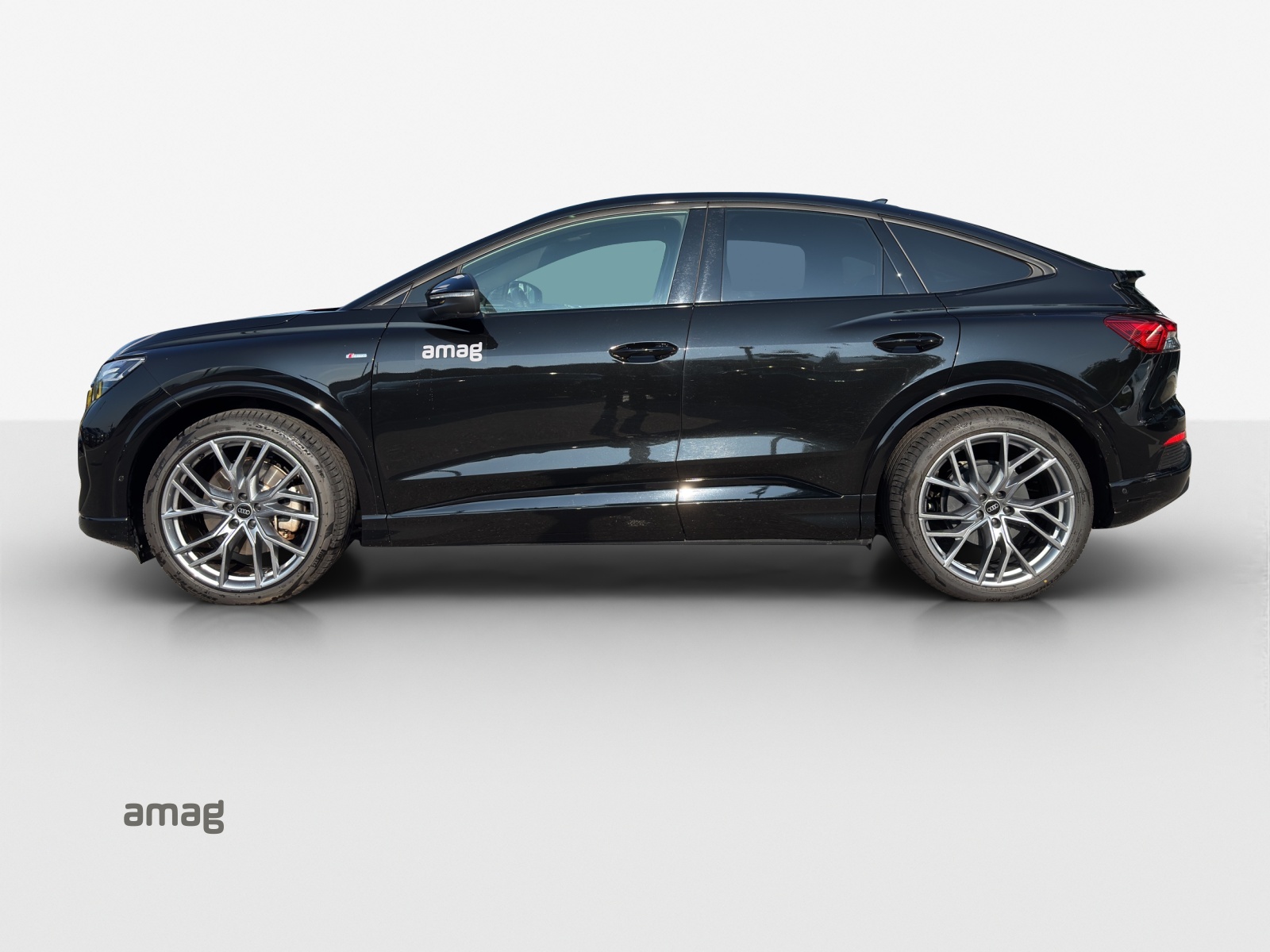 AUDI Q4 Sportback e-tron 50 quattro-showroom-element-1