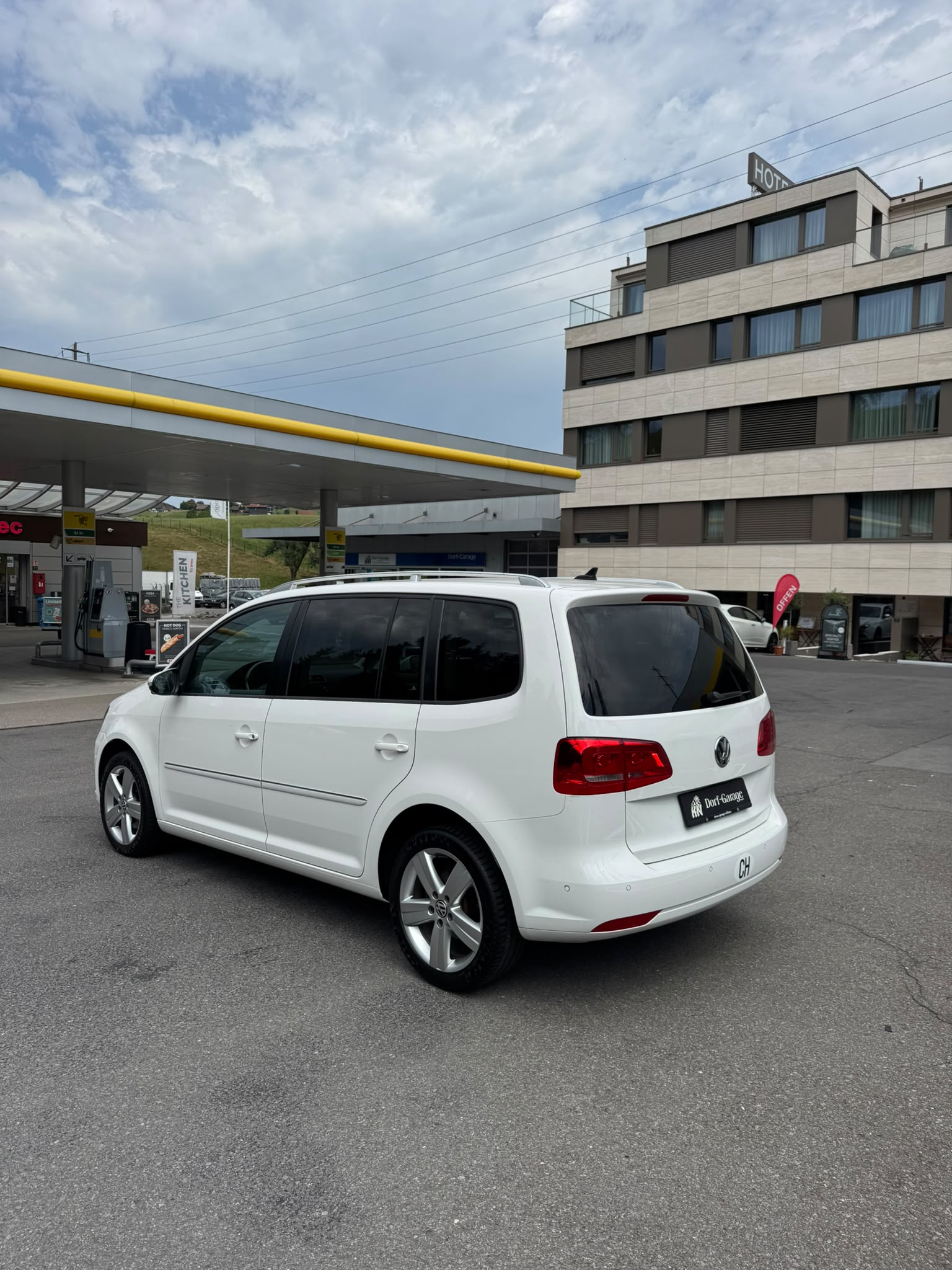 VW Touran 2.0 TDI Highline DSG-image-4