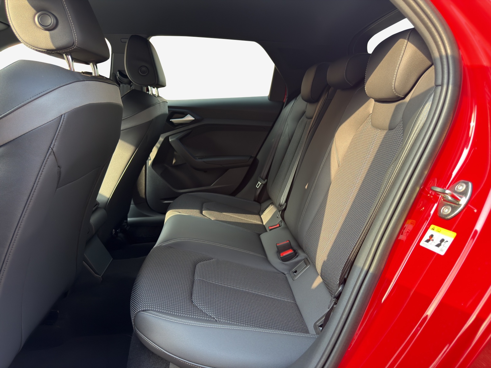 AUDI A1 Sportback 30 TFSI S Line Attraction S-tronic-image-11