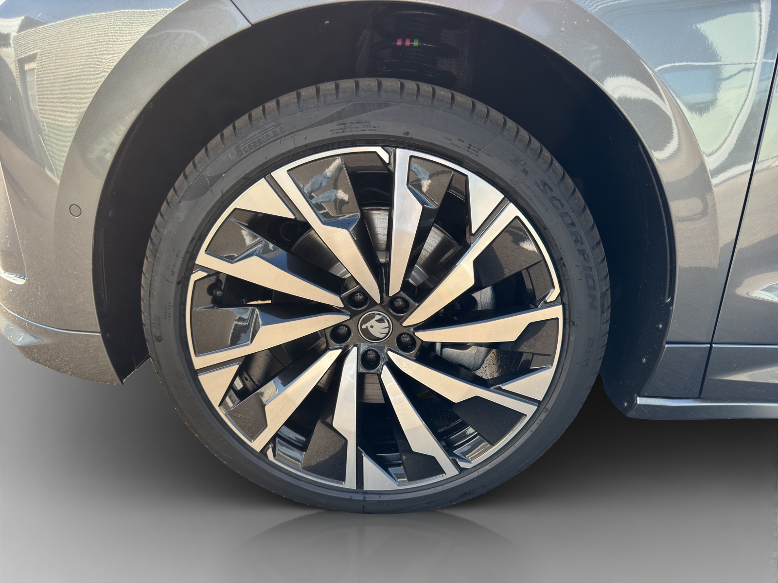 SKODA Enyaq 85x Sportline 4x4-image-14
