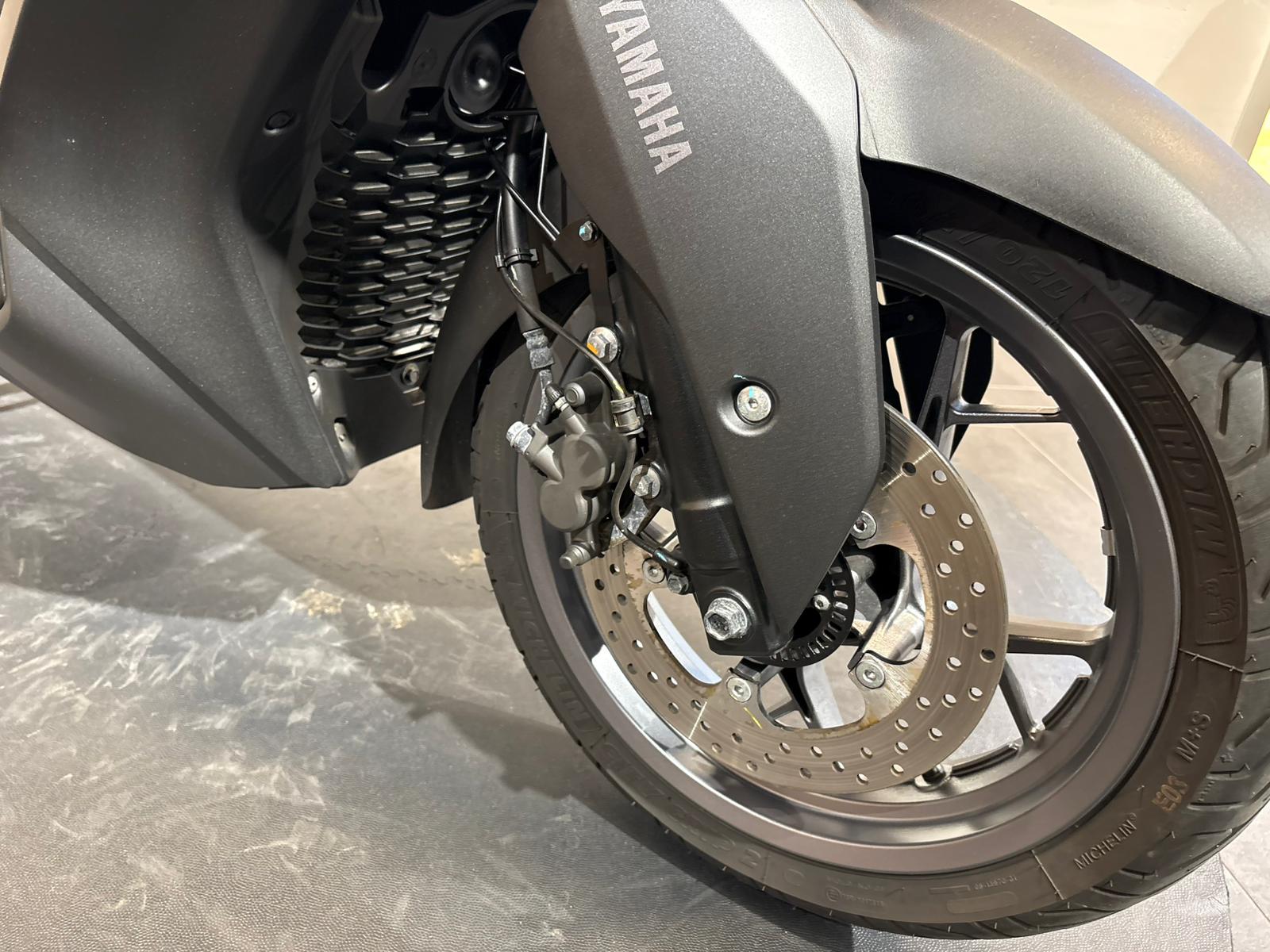 YAMAHA XMAX 300-image-11