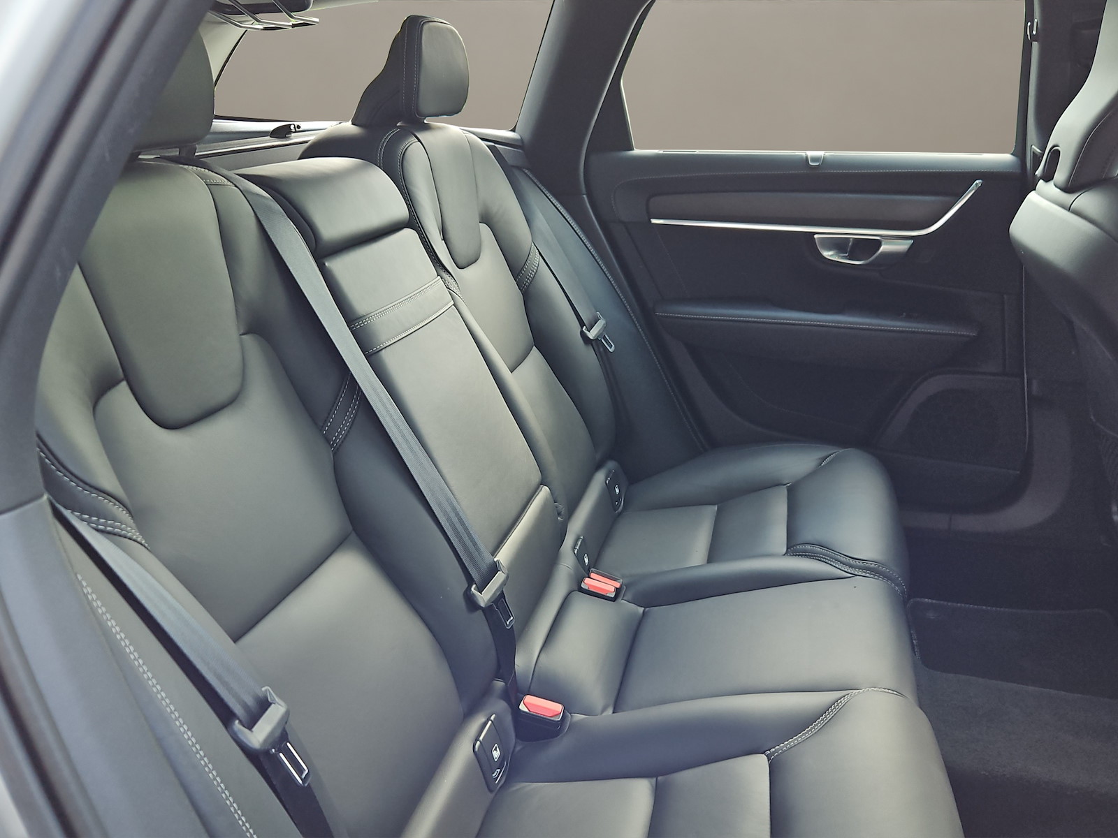 VOLVO V90 Cross Country 2.0 T5 Pro AWD-image-11