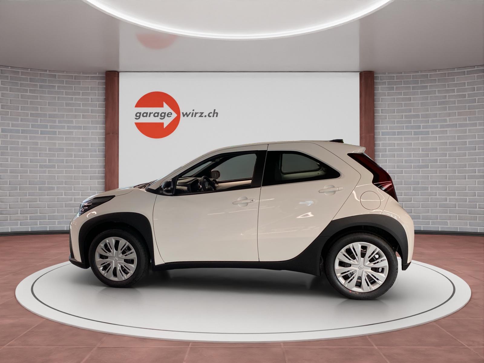 TOYOTA Aygo X 1.5 VVT-i HSD Comfort-showroom-element-1