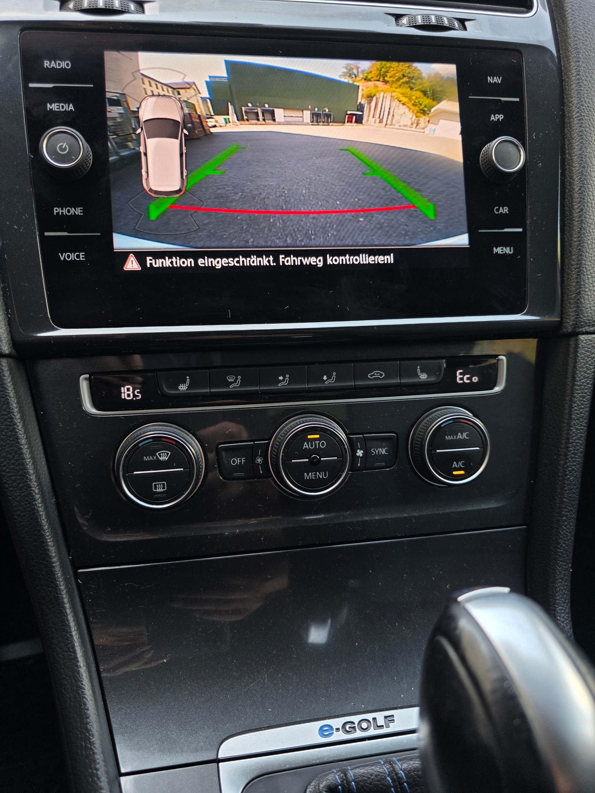 VW e-Golf-image-26