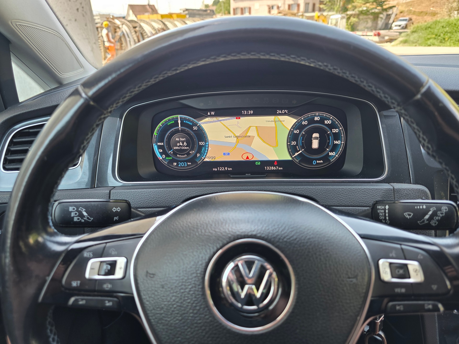 VW e-Golf-image-25