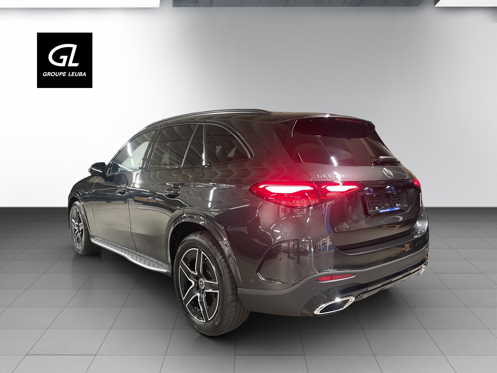 MERCEDES-BENZ GLC 200 4Matic 9G-Tronic-showroom-element-3