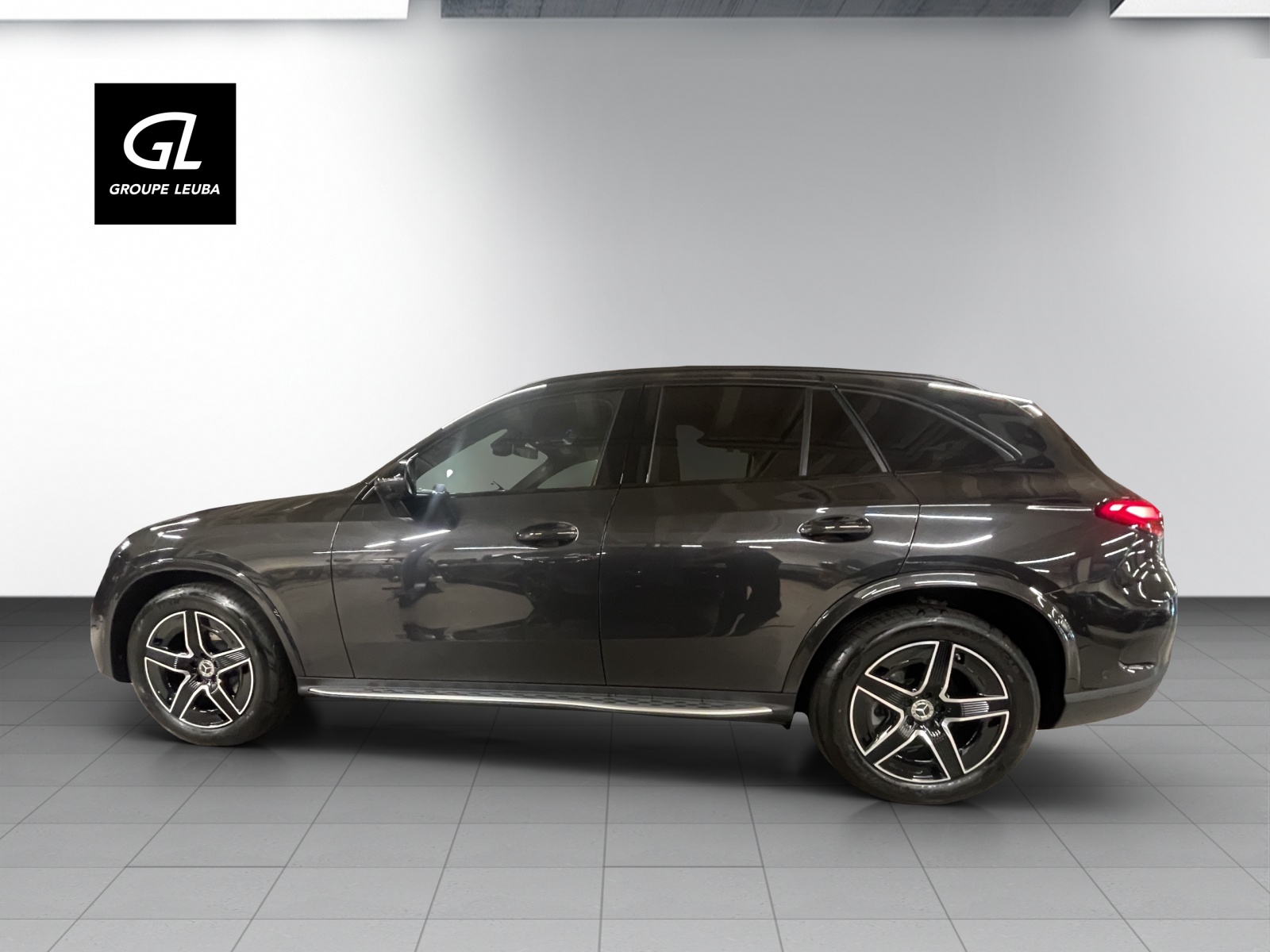 MERCEDES-BENZ GLC 200 4Matic 9G-Tronic-showroom-element-2