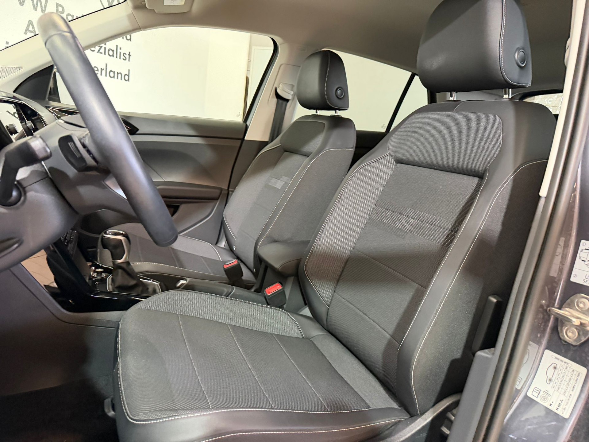 VW T-Cross 1.0 TSI Style DSG-image-4