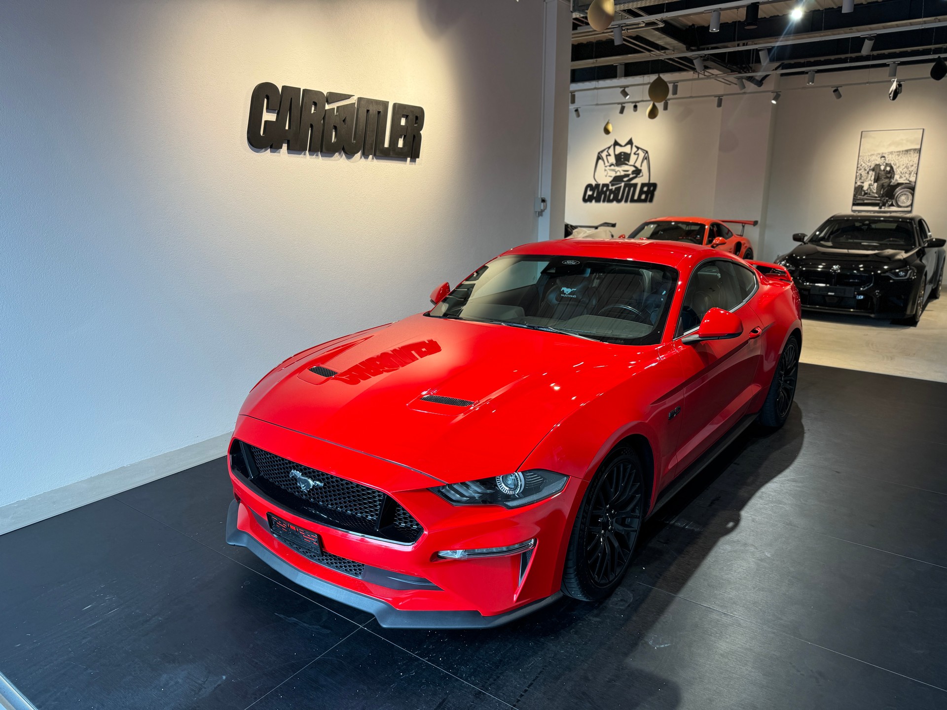 FORD Mustang Fastback 5.0 V8 GT Automat RACE RED 🚀 399.- pro Monat!