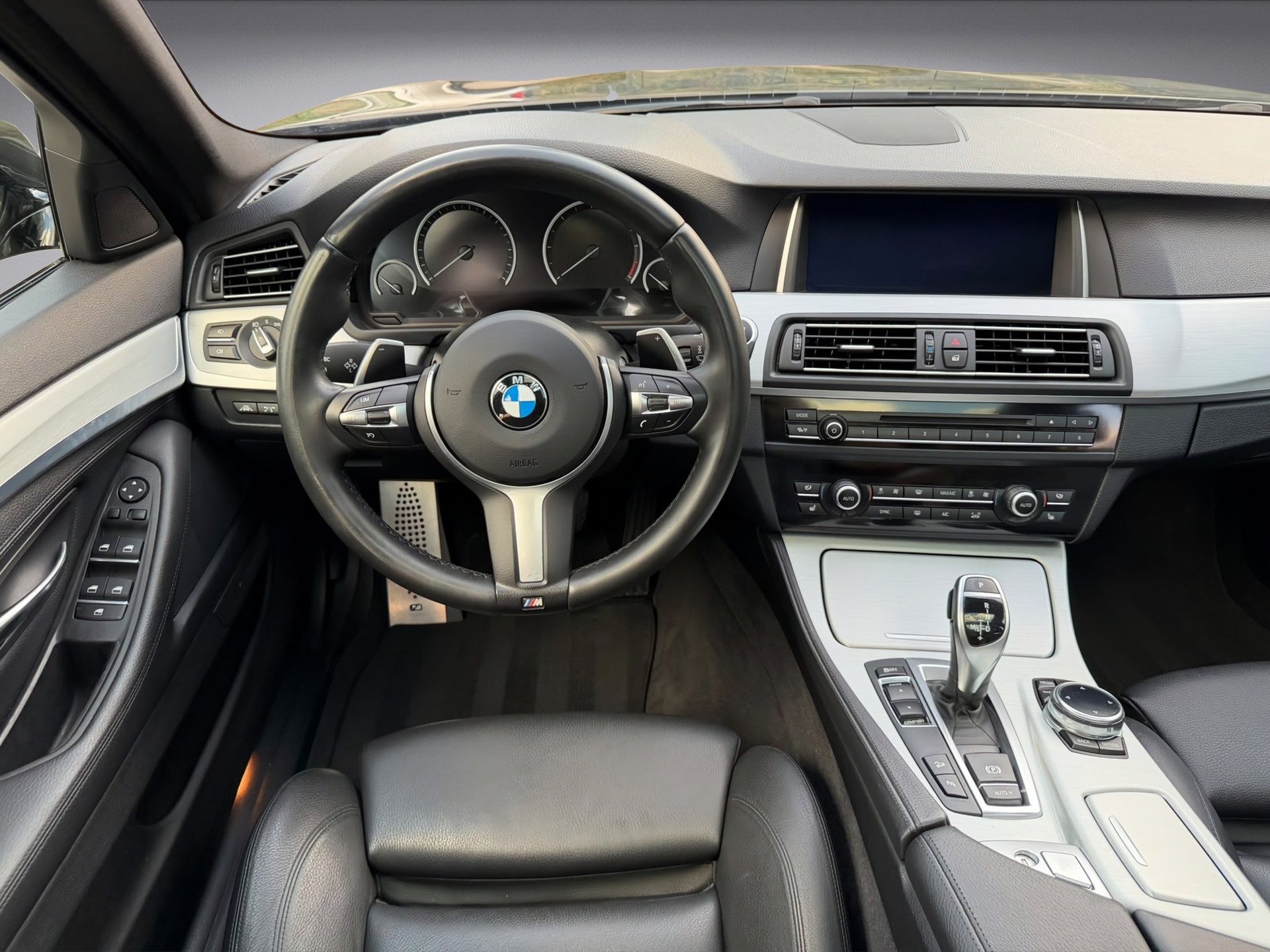 BMW 530d Touring xDrive Steptronic * M Sport Paket * Facelift*-image-7