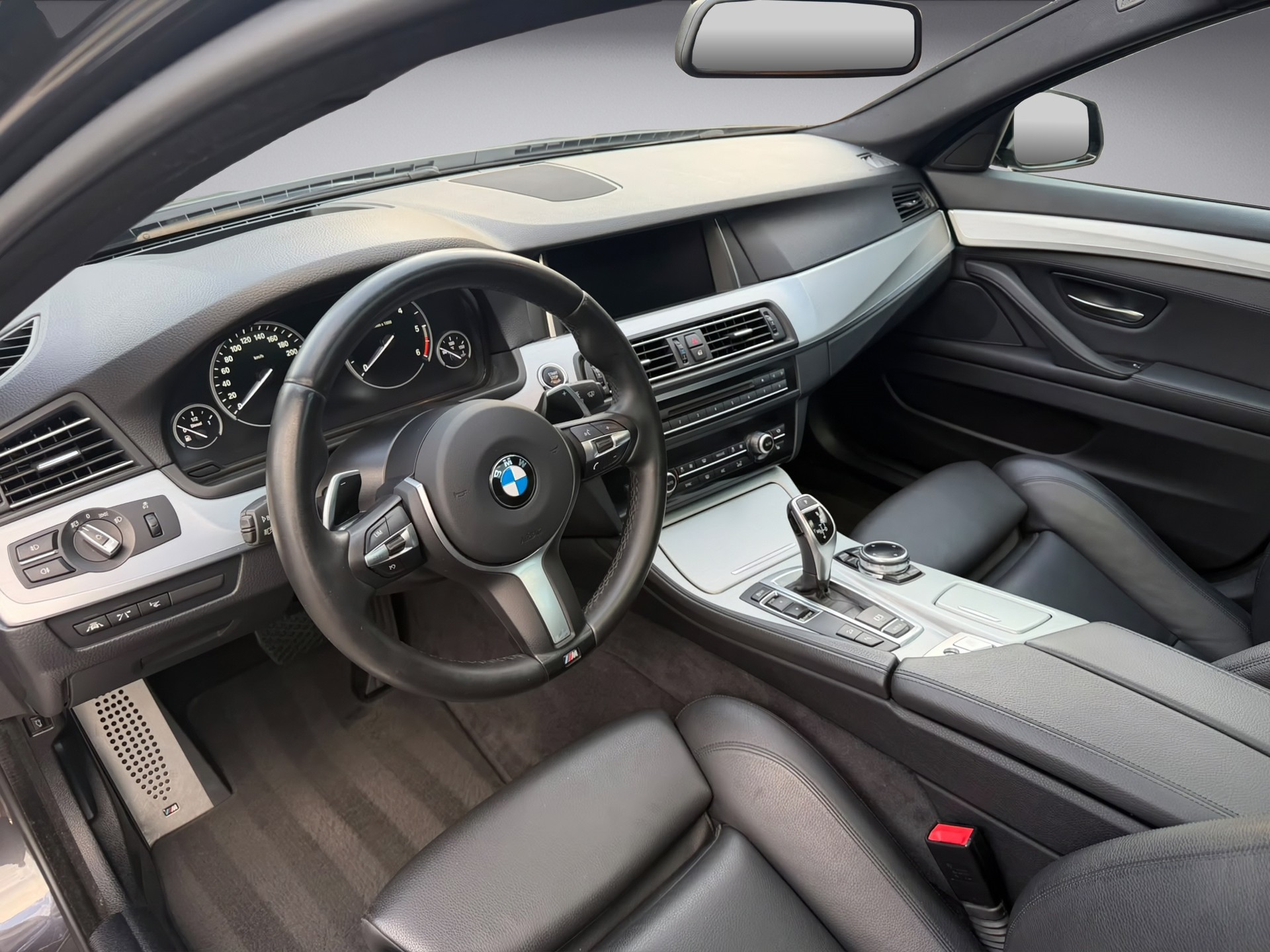 BMW 530d Touring xDrive Steptronic * M Sport Paket * Facelift*-image-8