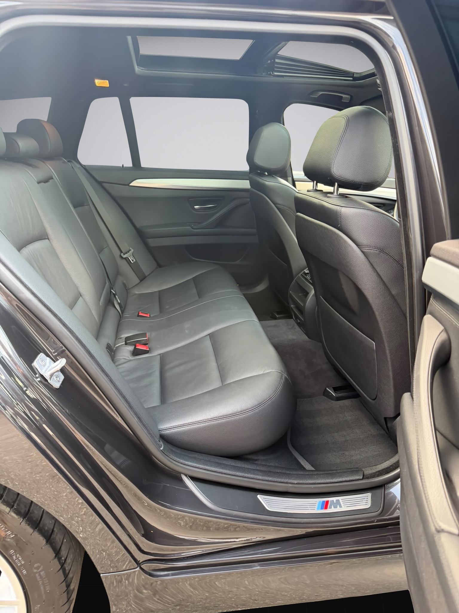 BMW 530d Touring xDrive Steptronic * M Sport Paket * Facelift*-image-11