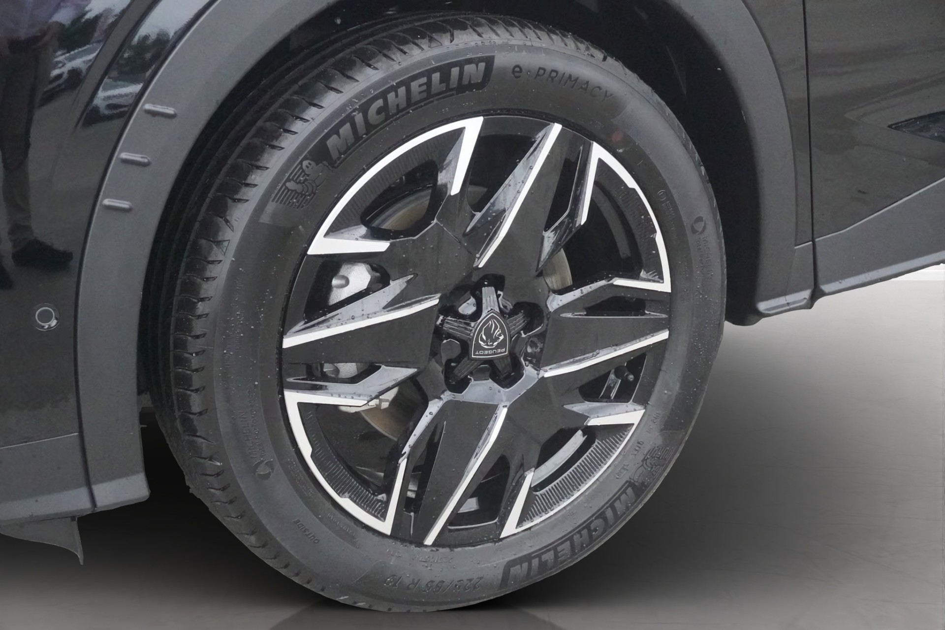 PEUGEOT 5008 1.2 Hybrid e-DCS6 GT Exclusive 7 Plätzer Anhängerkupplung-image-42