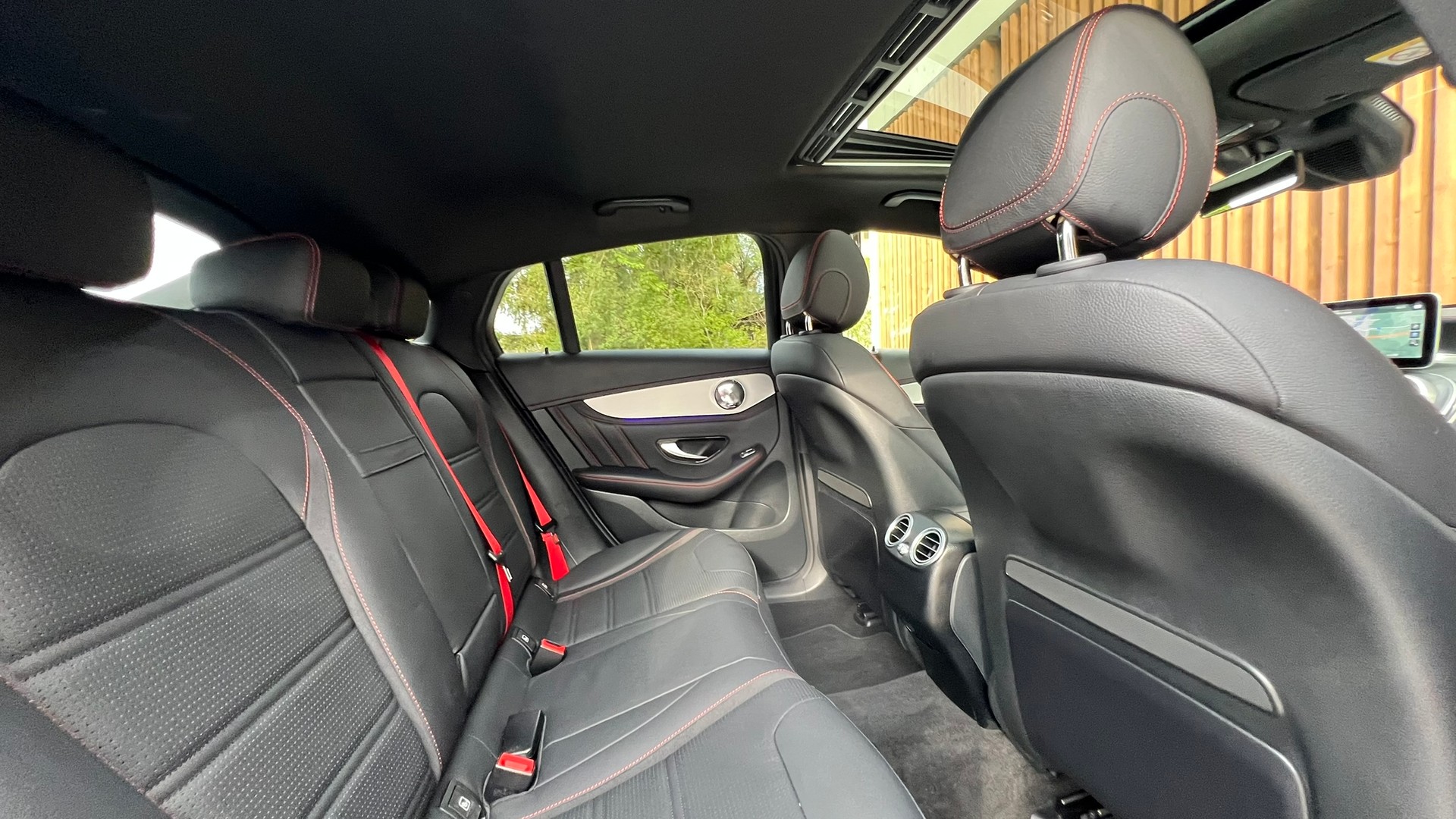 MERCEDES-BENZ GLC COUPÉ 43 AMG BLACK 4MATIC 9G-TRONIC l 390 PS-image-25