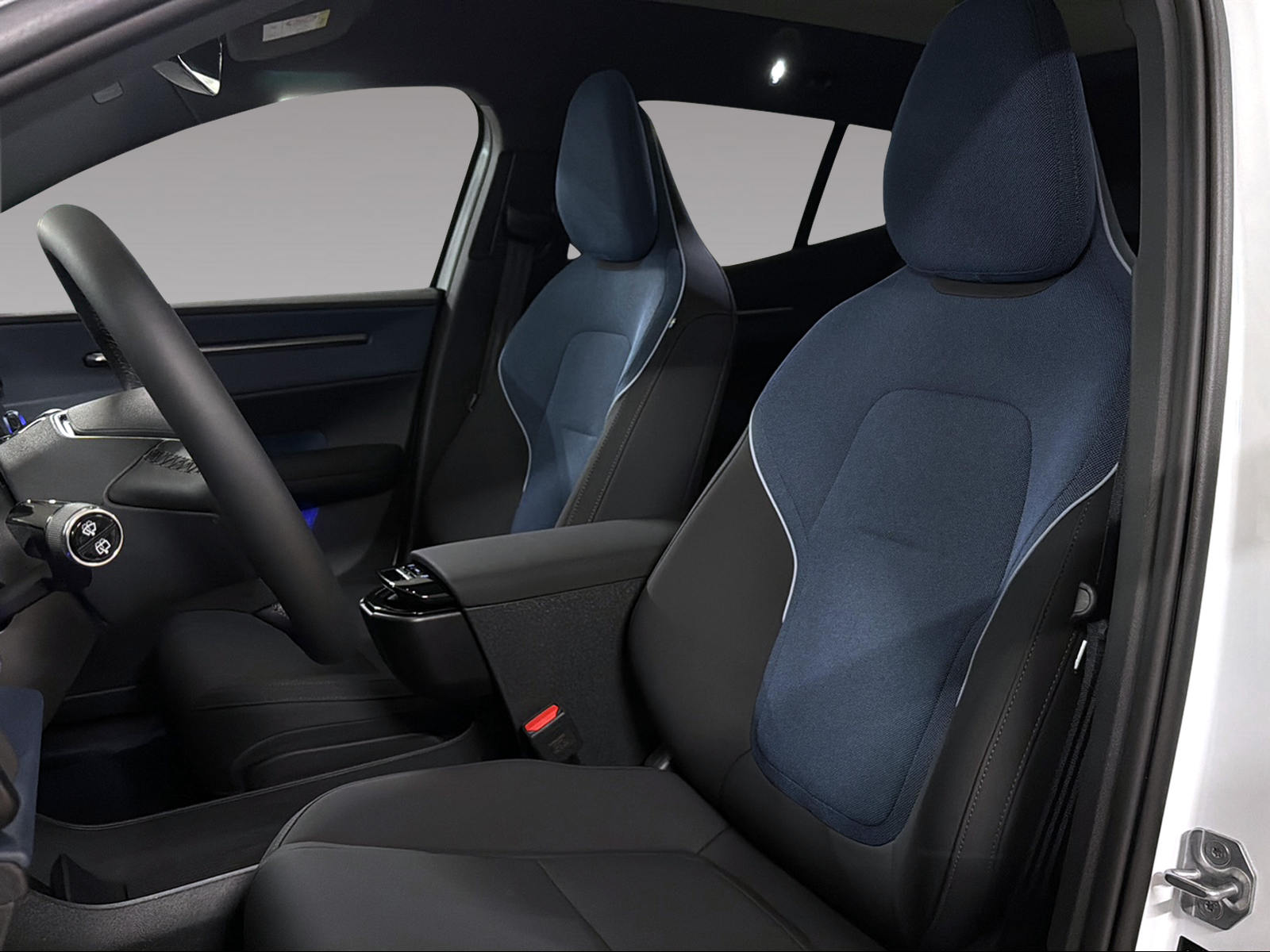 VOLVO EX 30 E60 Twin Ultra Performance Sw. Black Ed. AWD-image-7
