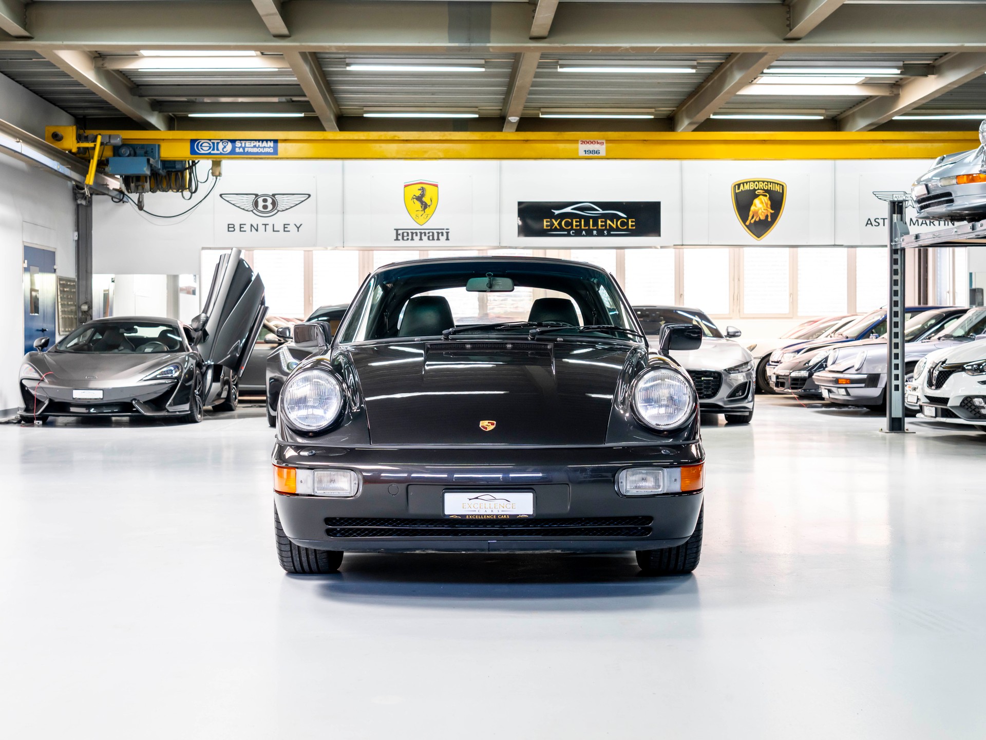 PORSCHE 911 Carrera 4 Cabrio-showroom-element-1