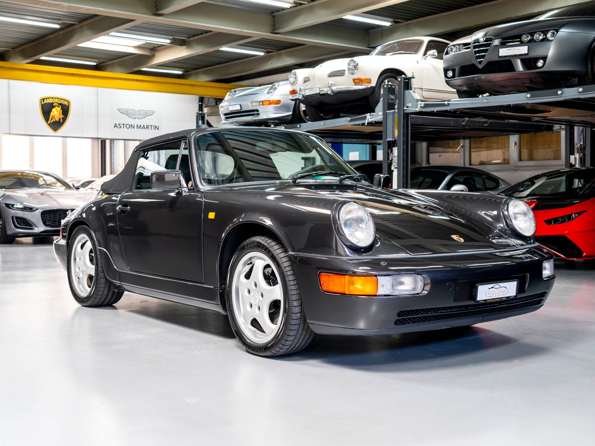 PORSCHE 911 Carrera 4 Cabrio-showroom-element-3