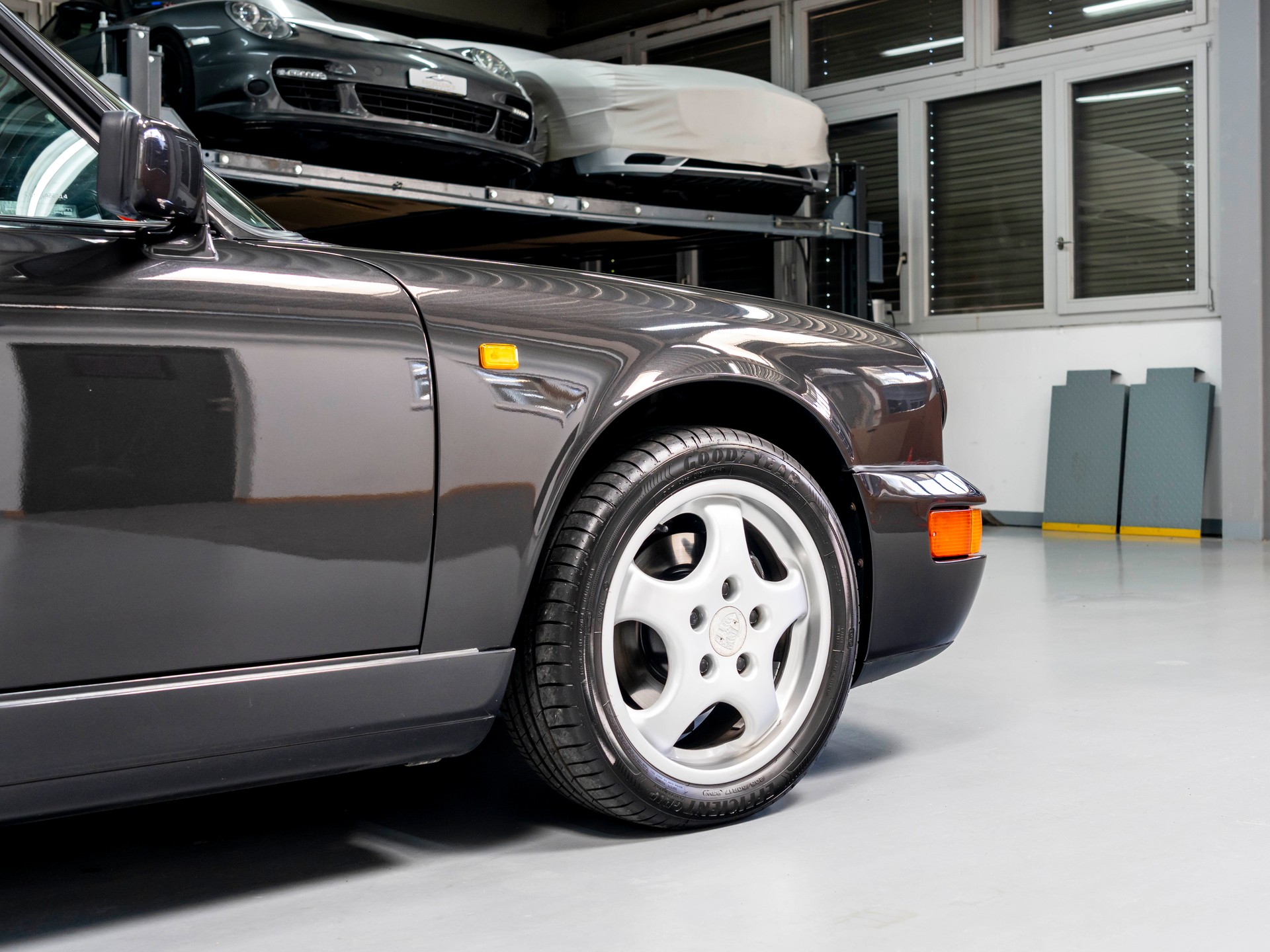 PORSCHE 911 Carrera 4 Cabrio-image-16