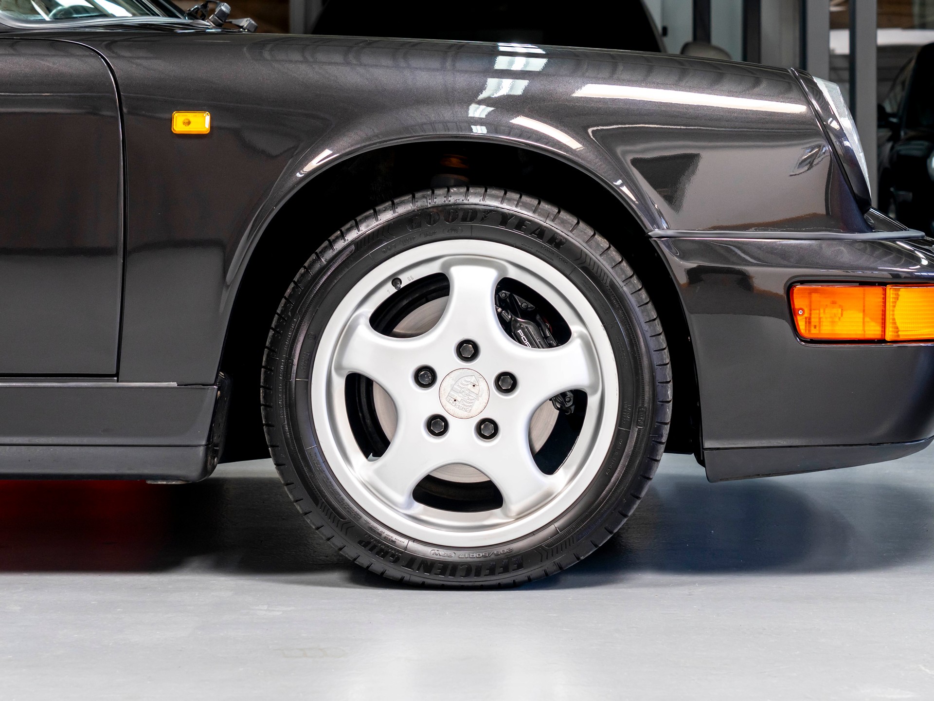 PORSCHE 911 Carrera 4 Cabrio-image-13