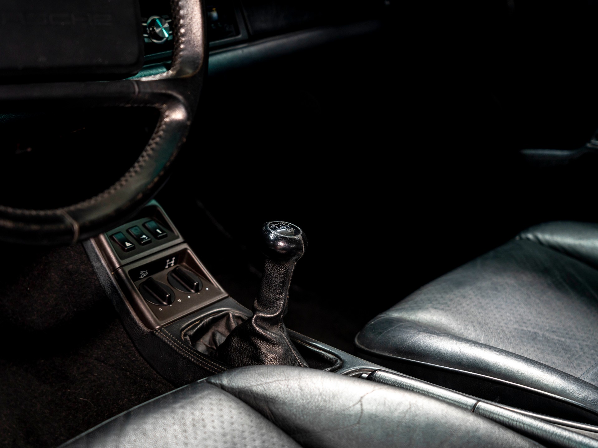 PORSCHE 911 Carrera 4 Cabrio-image-19