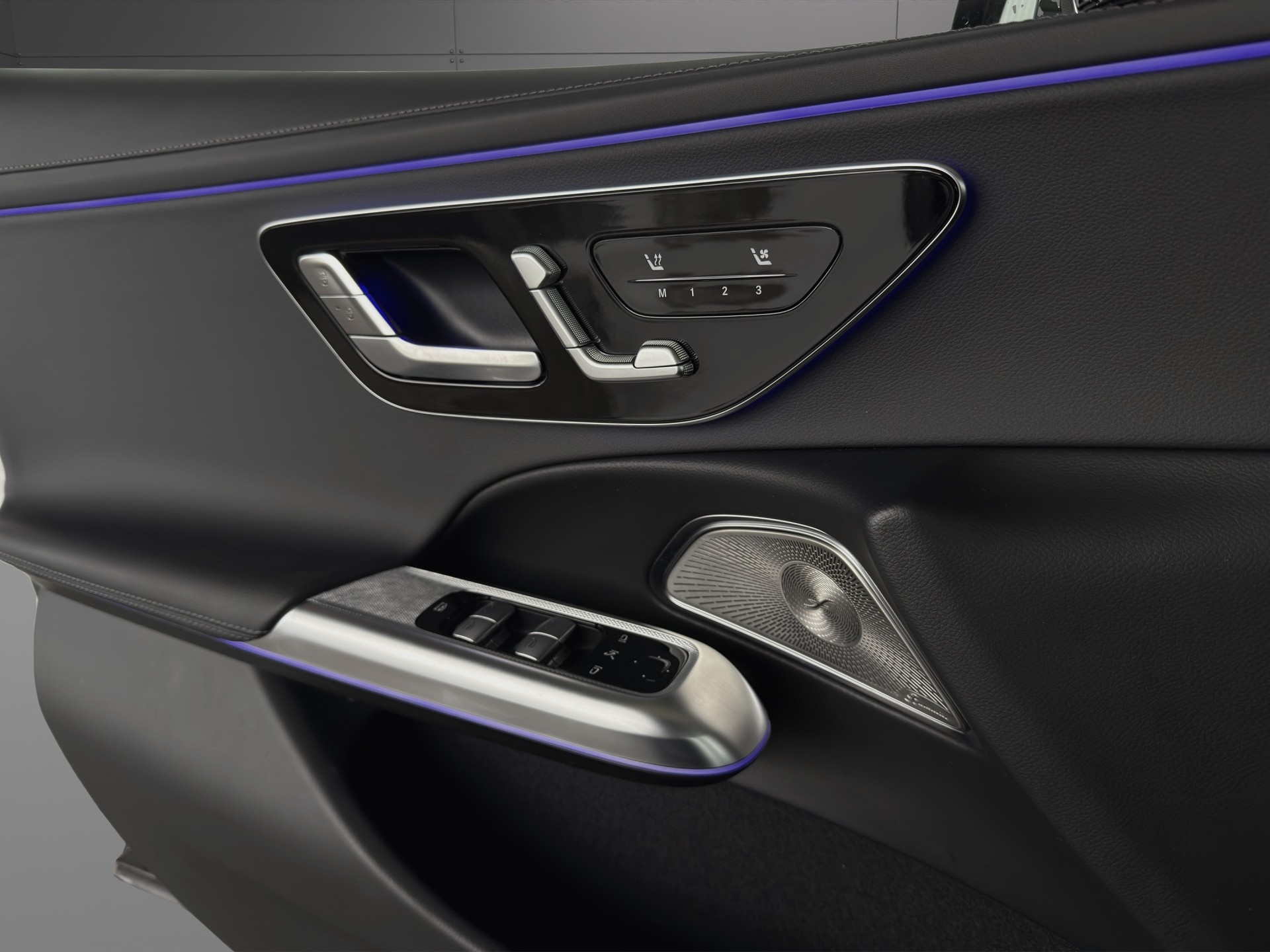 MERCEDES-BENZ E 300 de T 4Matic EQ Hybrid 9G-Tronic-image-17