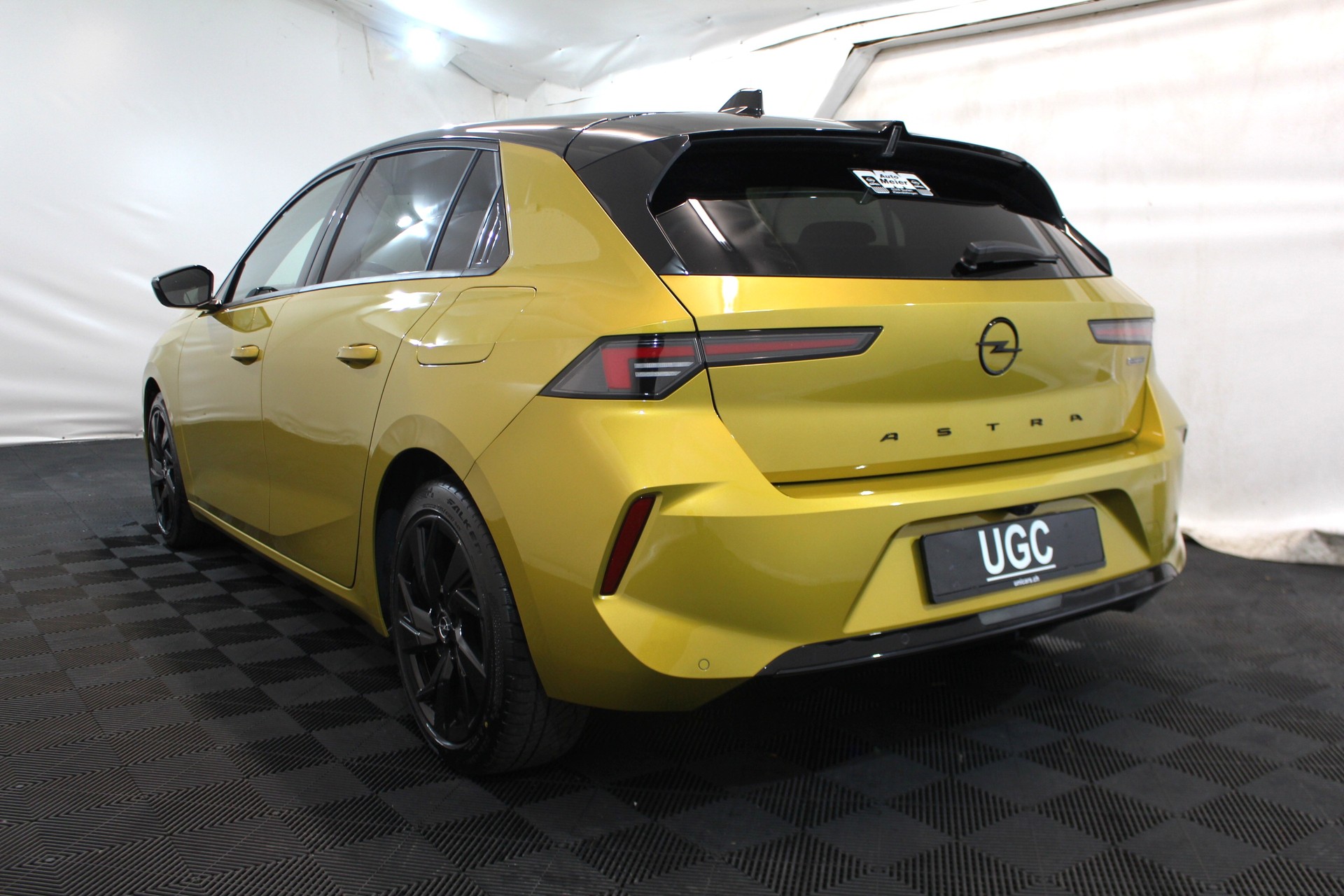 OPEL Astra 1.6 T PHEV 180 Swiss Plus-showroom-element-3
