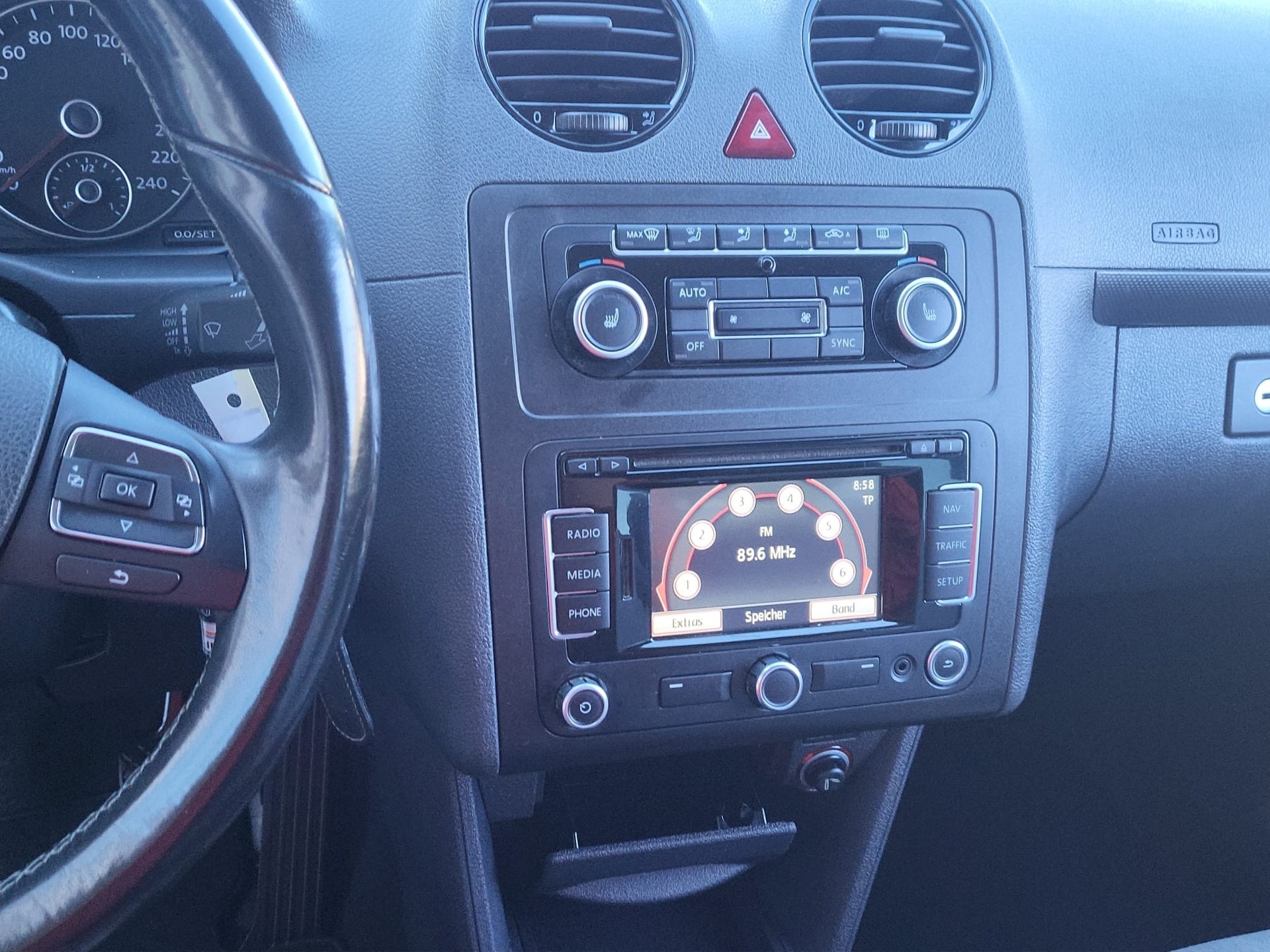 VW Caddy 2.0 TDI 4Motion Trendline Edition 30-image-10