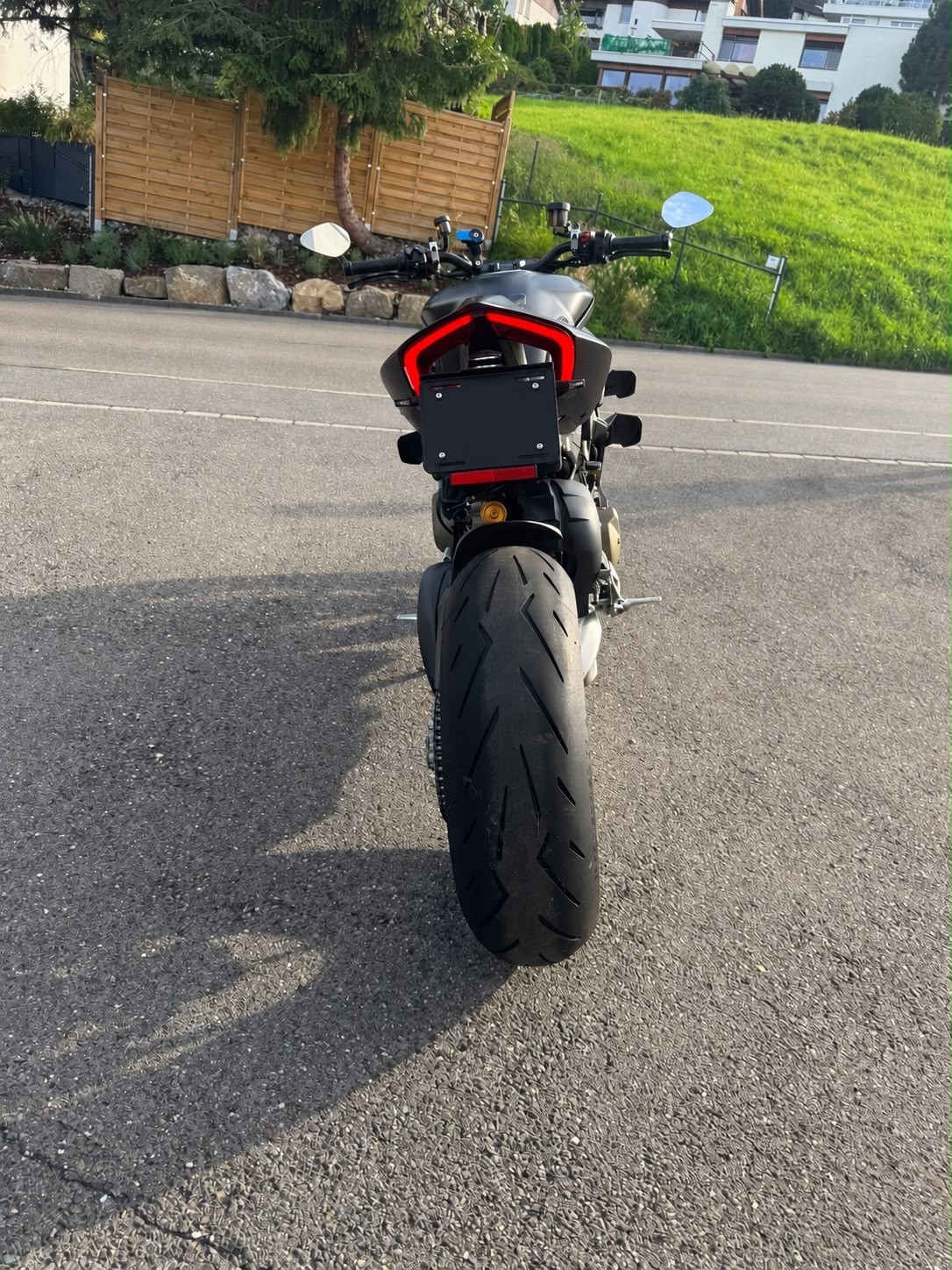 DUCATI Streetfighter V4 S-image-1