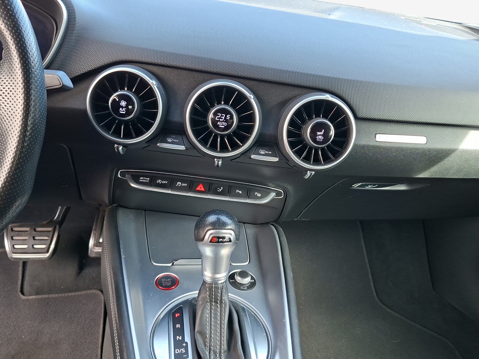 AUDI TT Coupé TTS quattro S-tronic-image-10