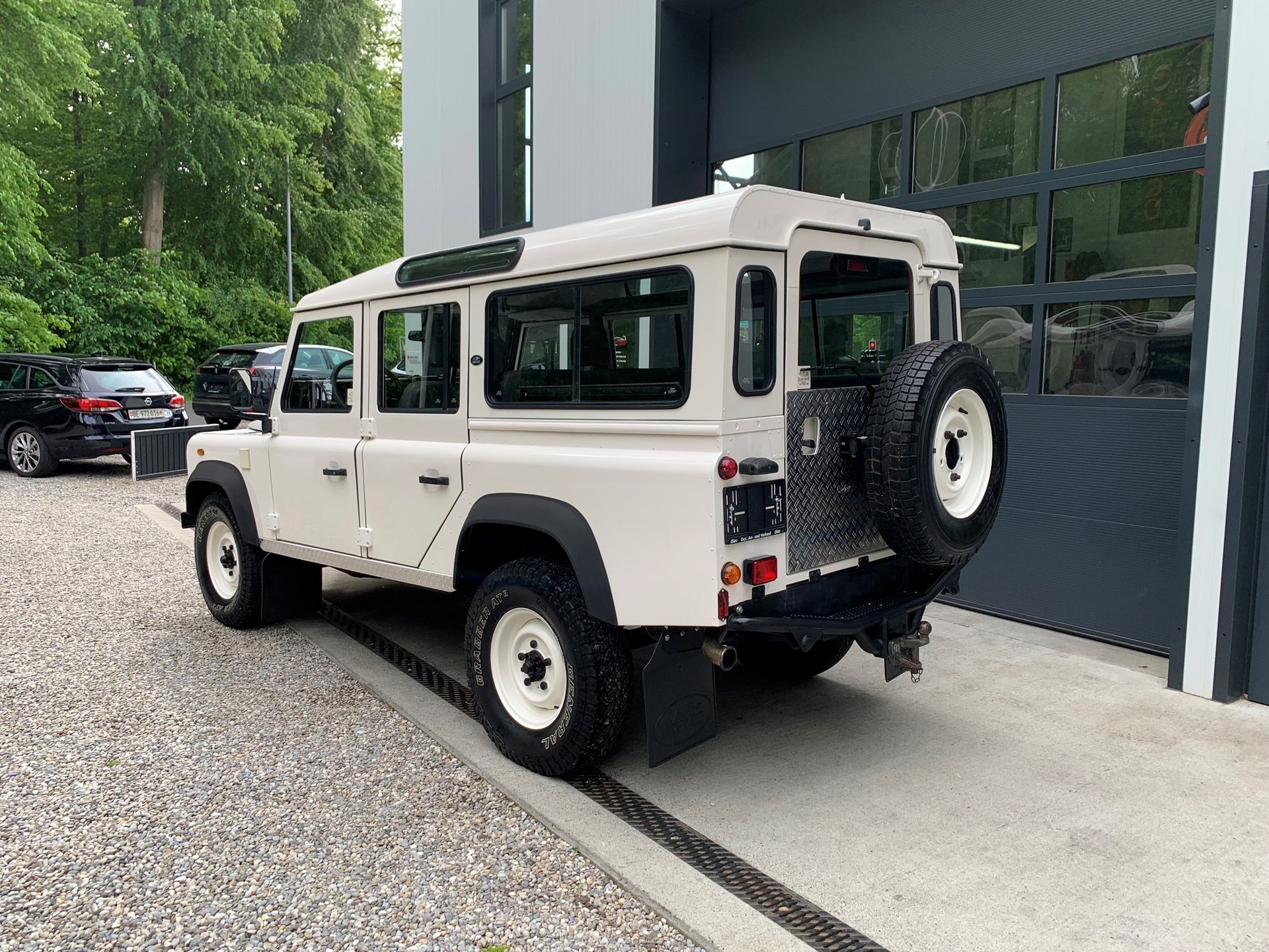 LAND ROVER Defender 110 SW 2.5 Td5-image-3