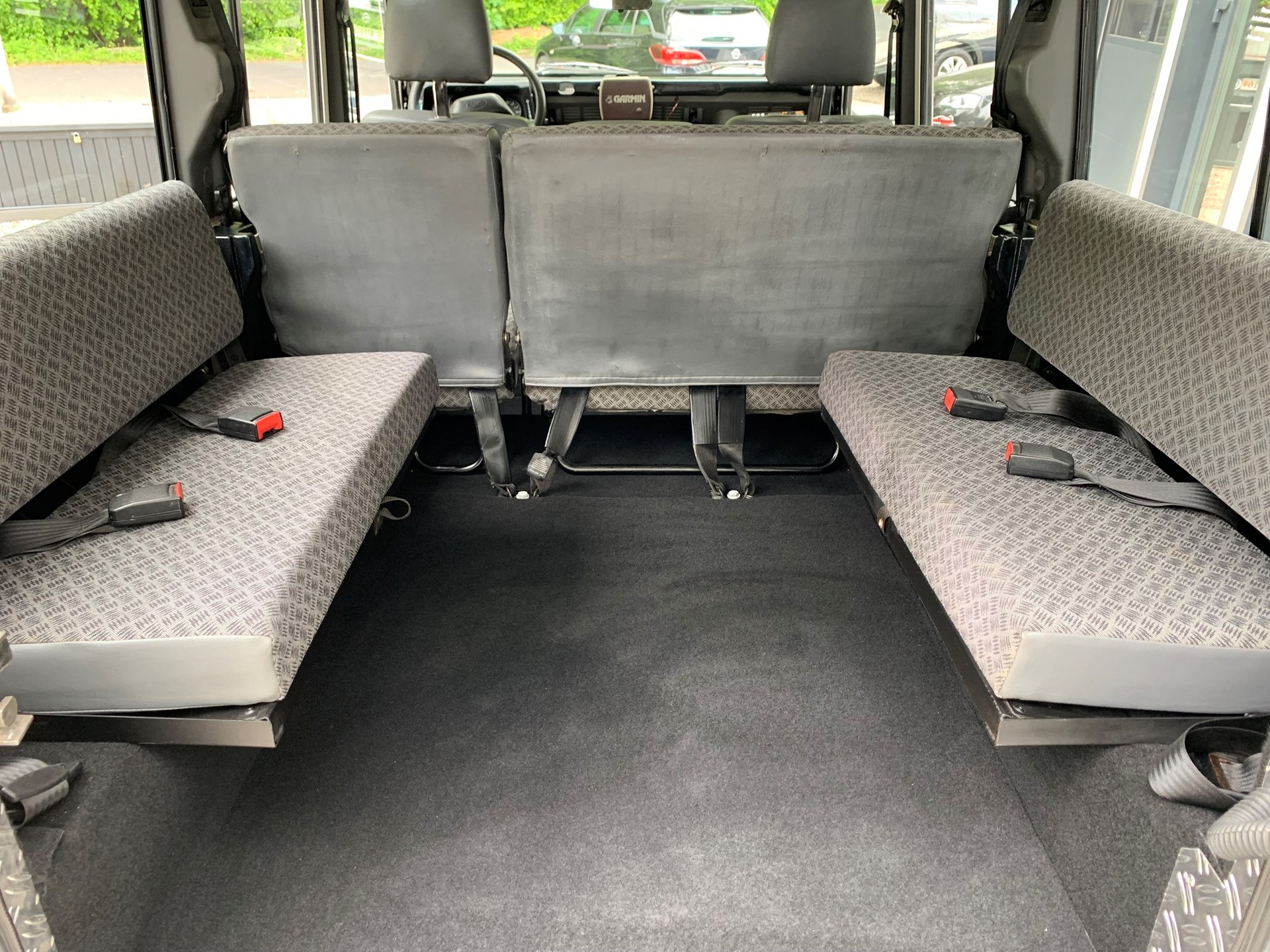 LAND ROVER Defender 110 SW 2.5 Td5-image-6