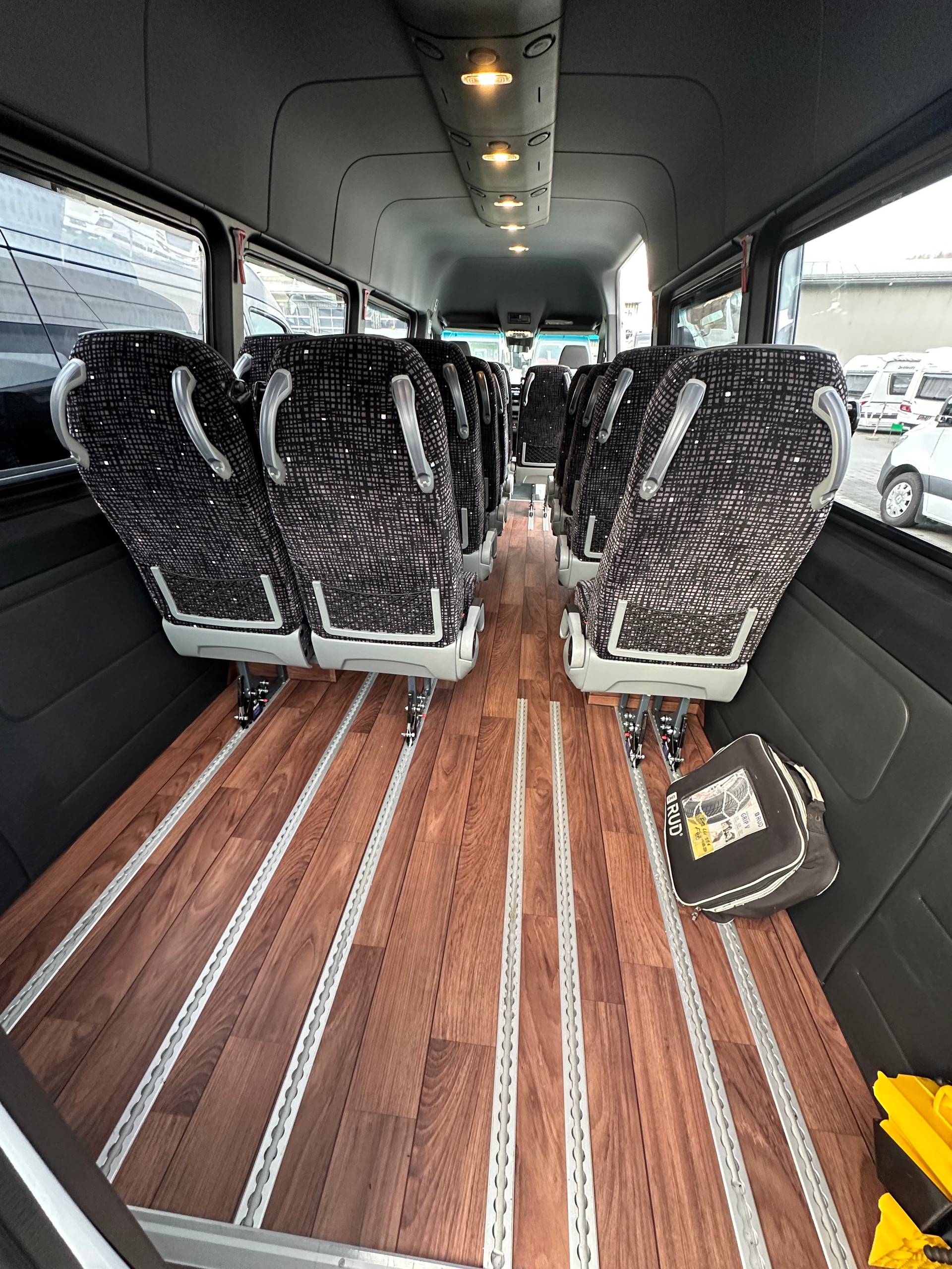 MERCEDES-BENZ Sprinter (F07) 519-image-11