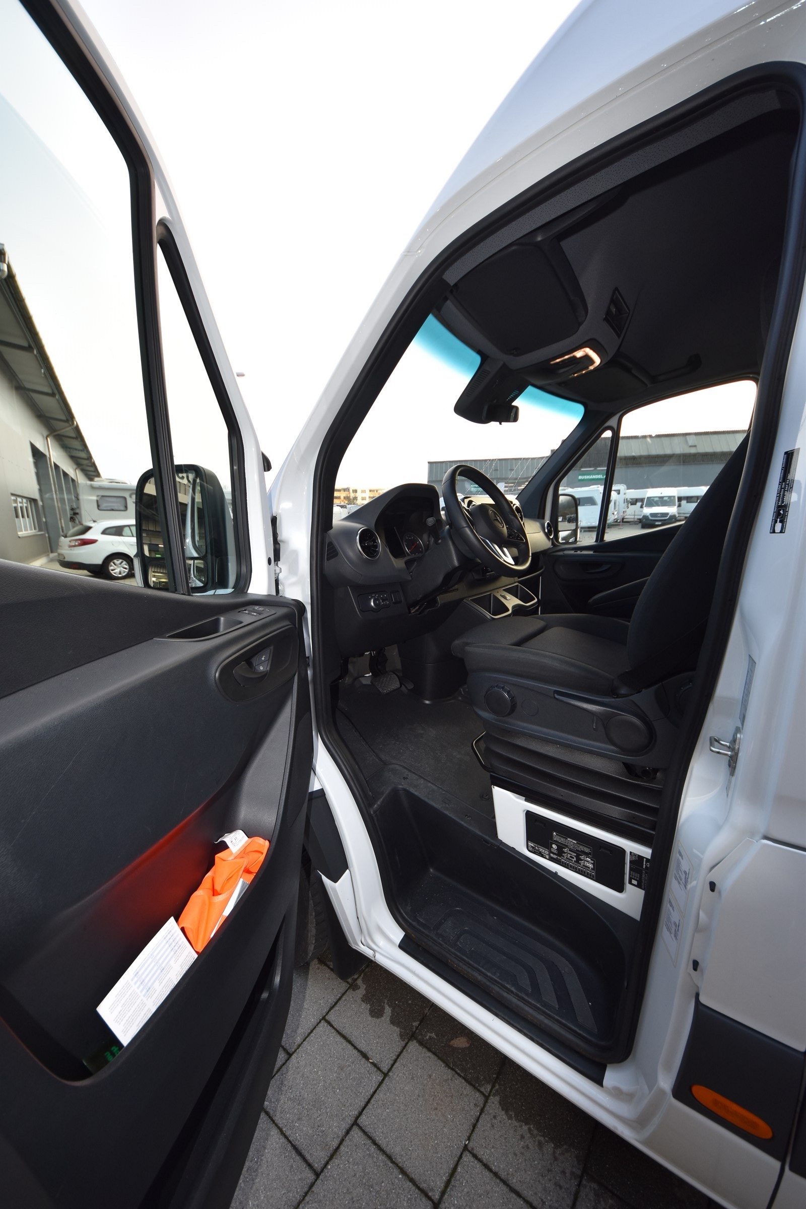 MERCEDES-BENZ Sprinter (F07) 519-image-4