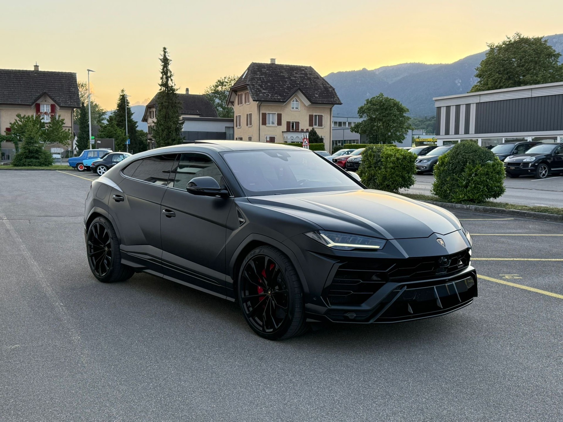 LAMBORGHINI Urus E-Gear-image-1