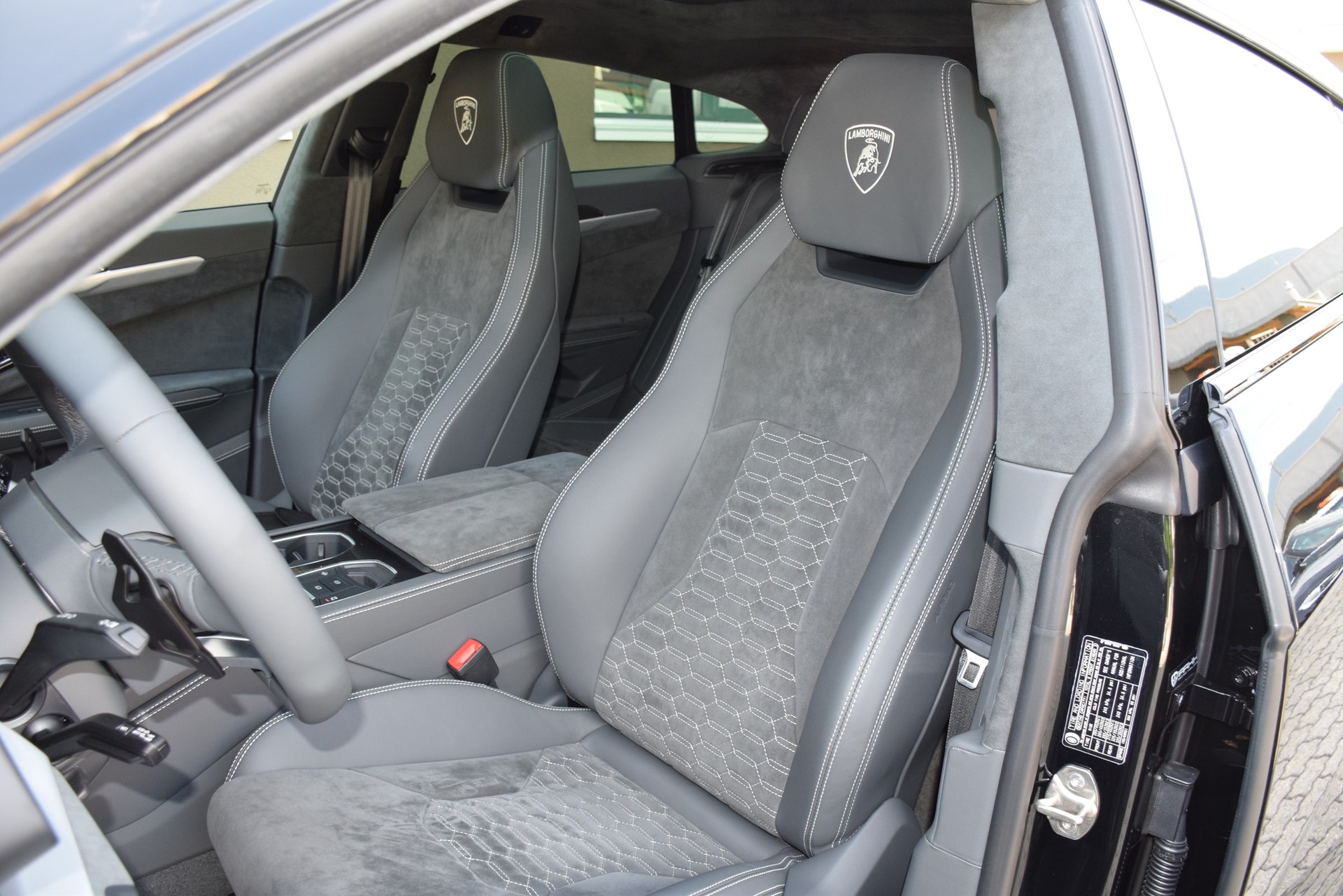 LAMBORGHINI Urus E-Gear-image-7
