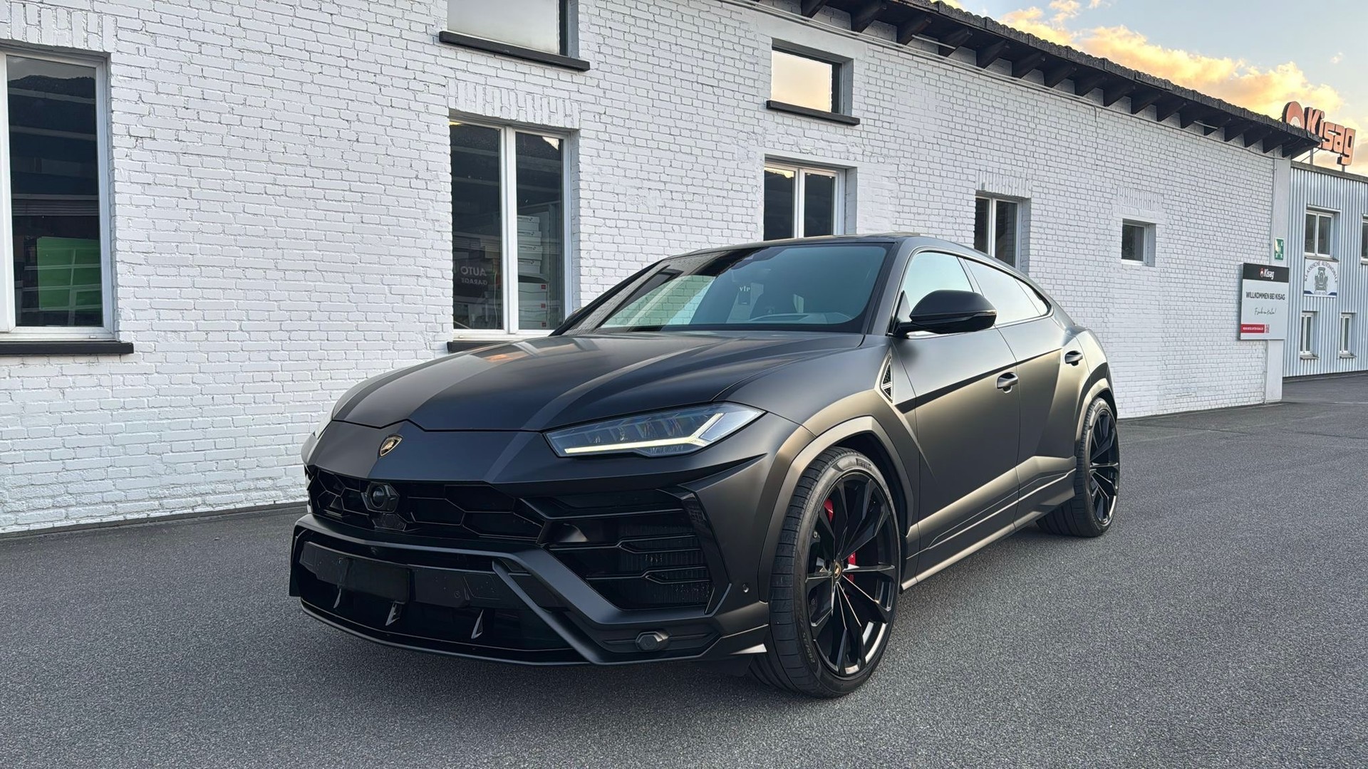 LAMBORGHINI Urus E-Gear
