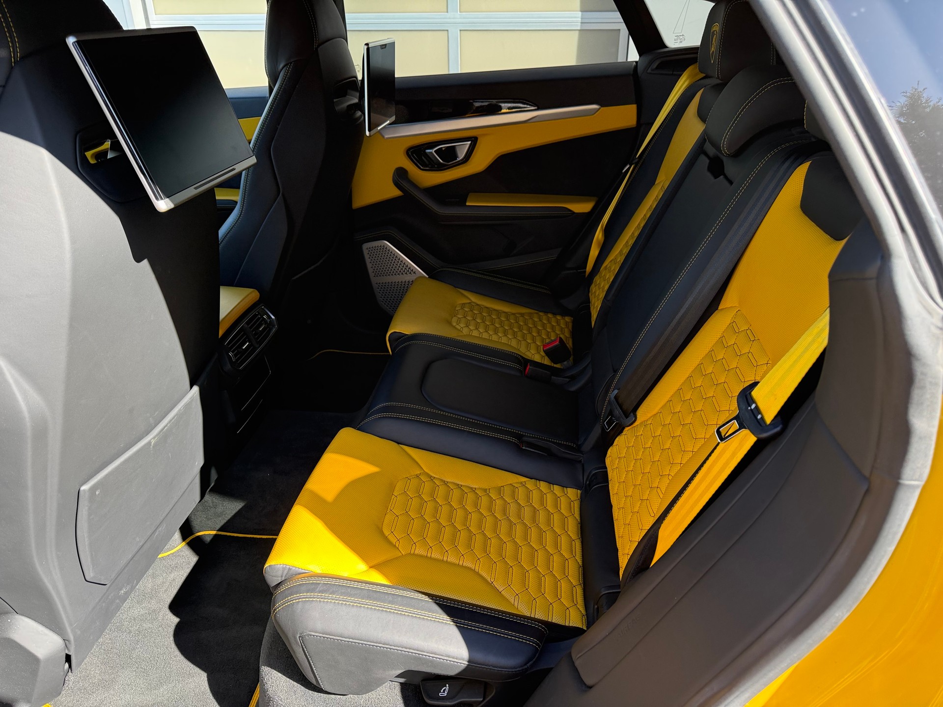 LAMBORGHINI Urus E-Gear-image-18