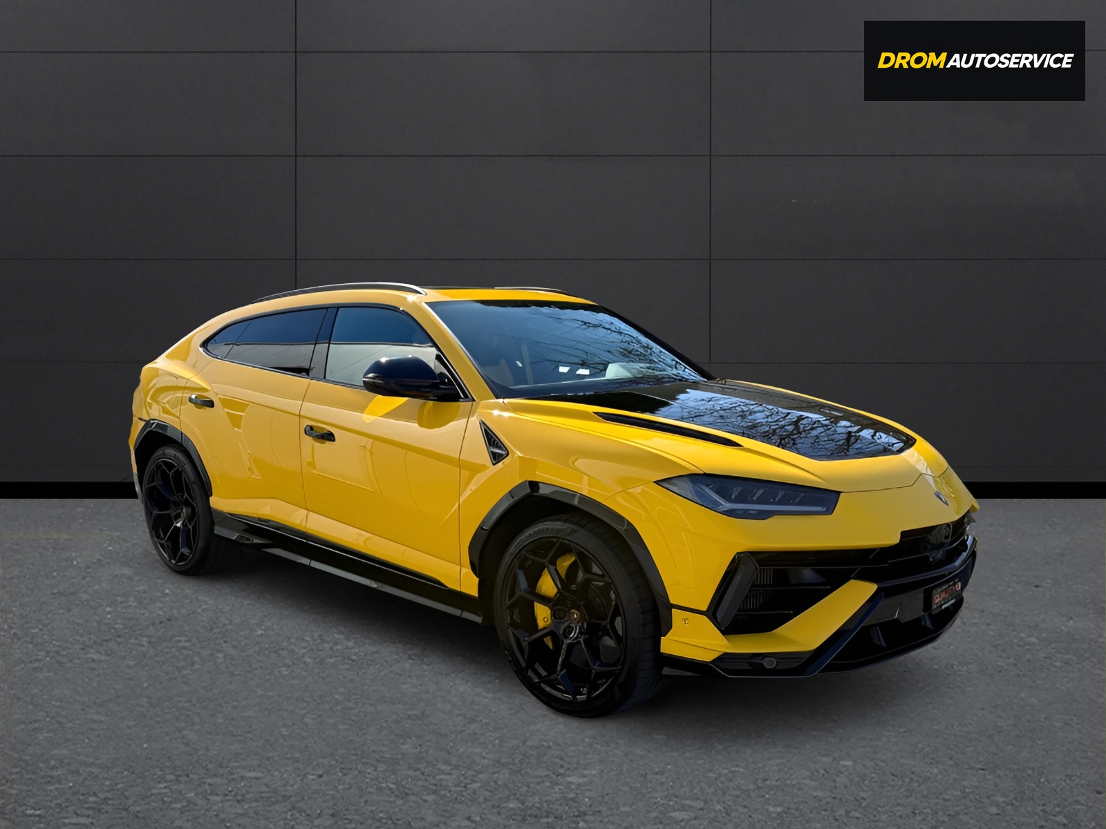 LAMBORGHINI Urus E-Gear