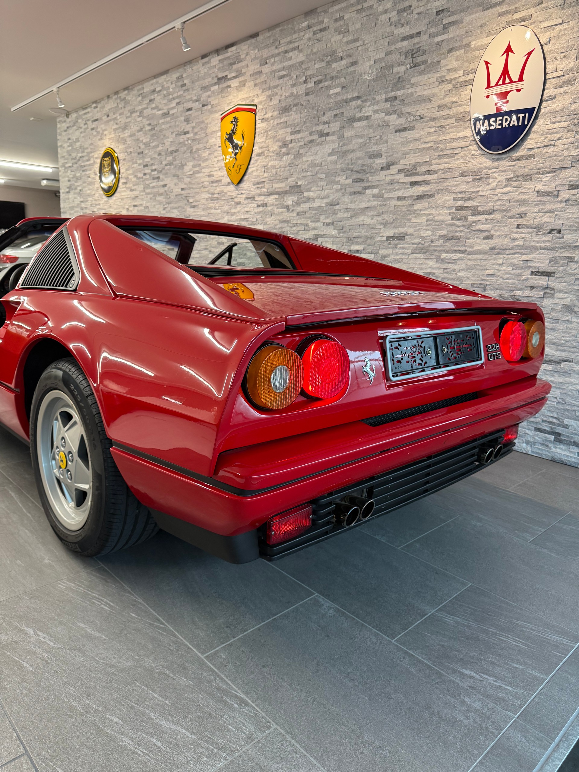 FERRARI GTS-image-5