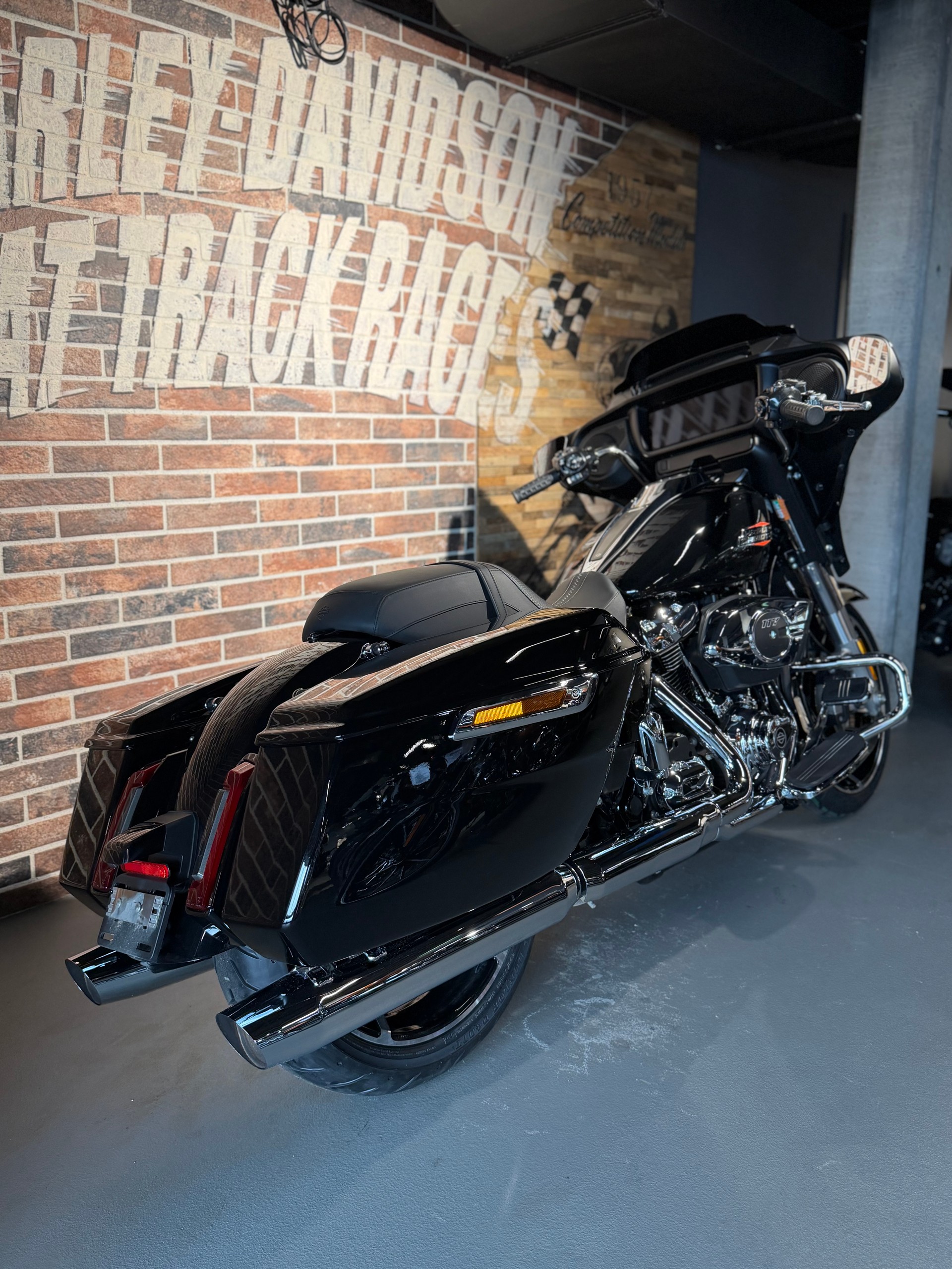 HARLEY-DAVIDSON FLHX Street Glide 117-image-8