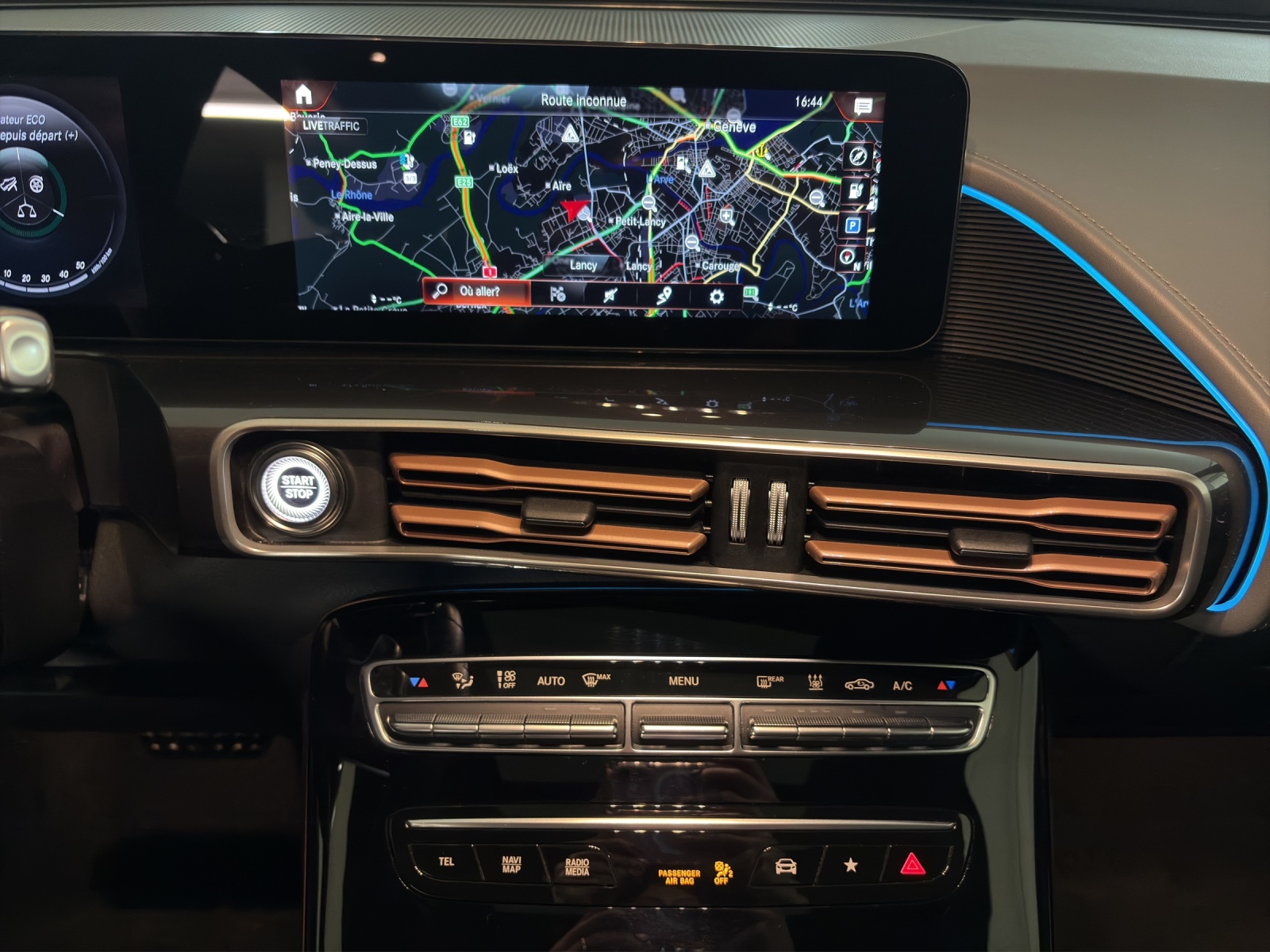 MERCEDES-BENZ EQC 400 4Matic EQ Star-image-12