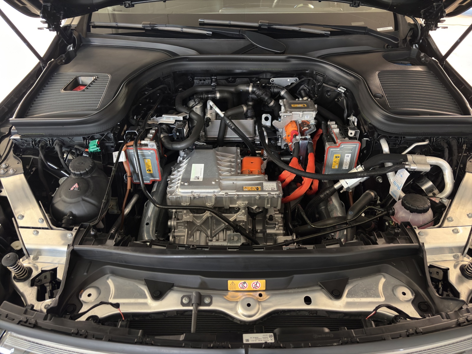 MERCEDES-BENZ EQC 400 4Matic EQ Star-image-20
