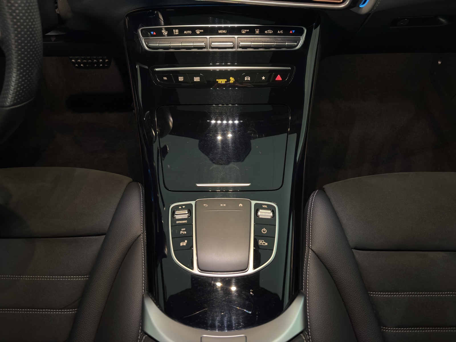 MERCEDES-BENZ EQC 400 4Matic EQ Star-image-16